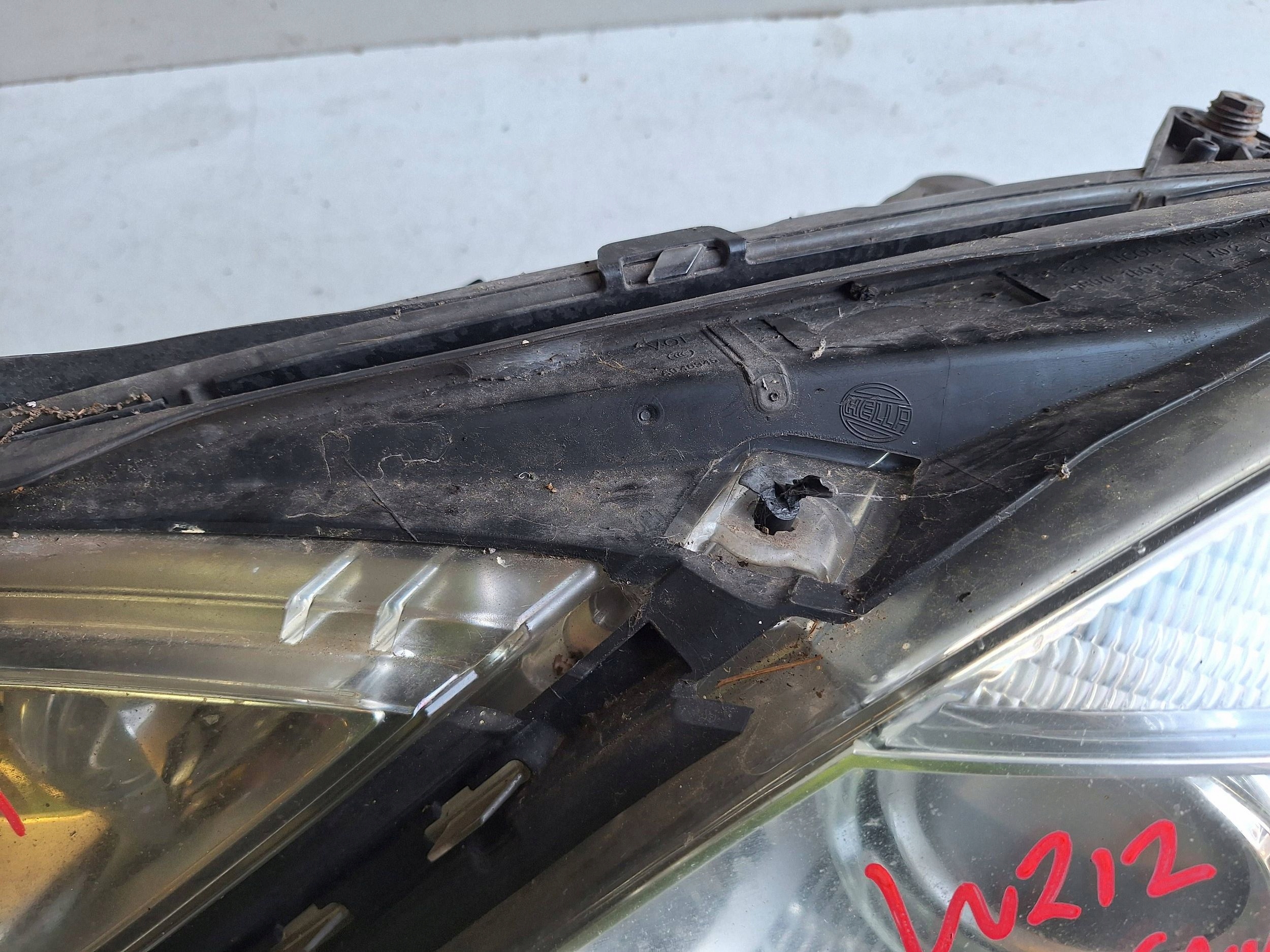 MERCEDES E-class W212 09-13 light left XENON A2128201959 UK-right hand drive