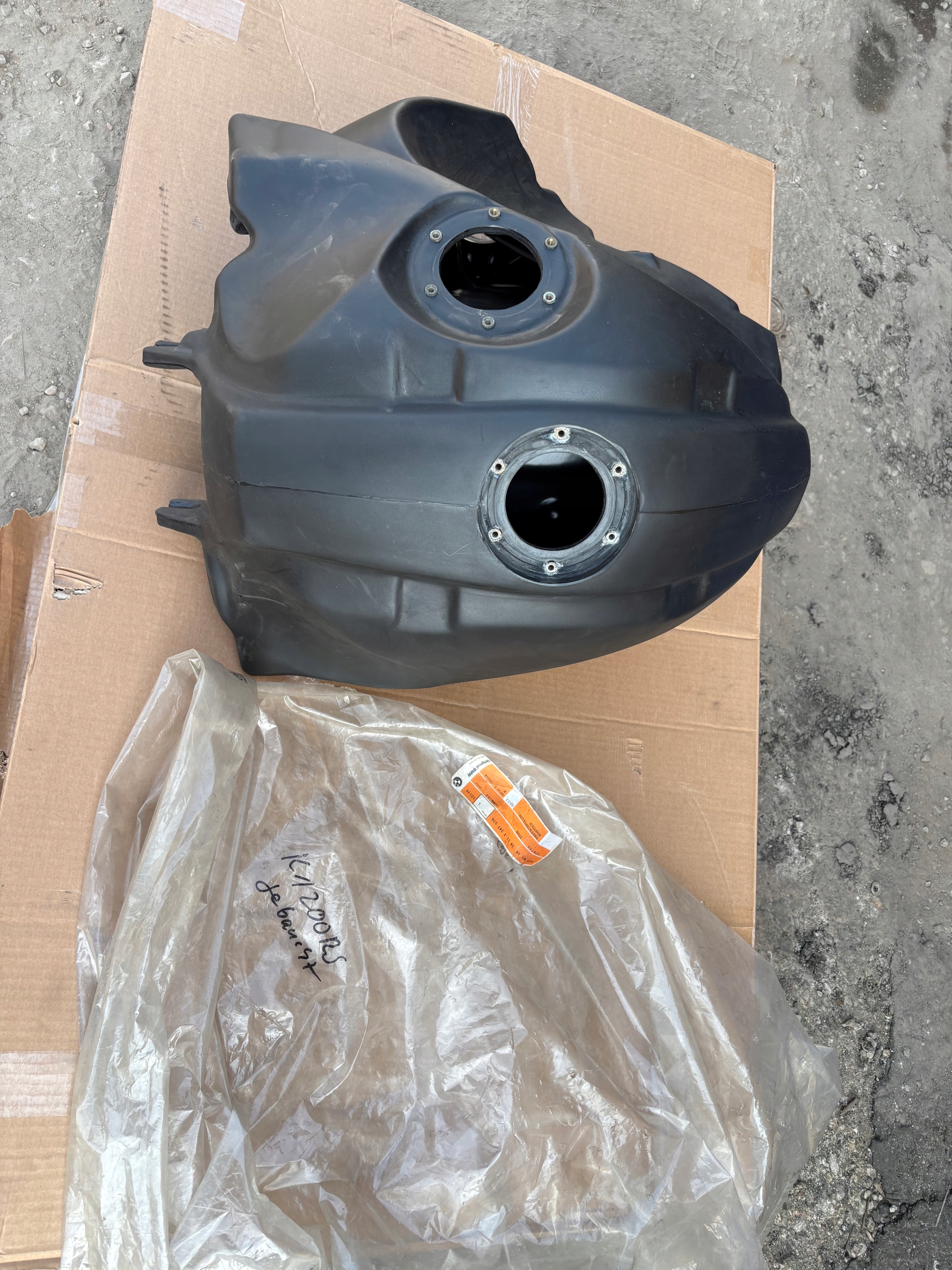 Bmw K1200 R Palivová Nádrž Nová 1611 2347576