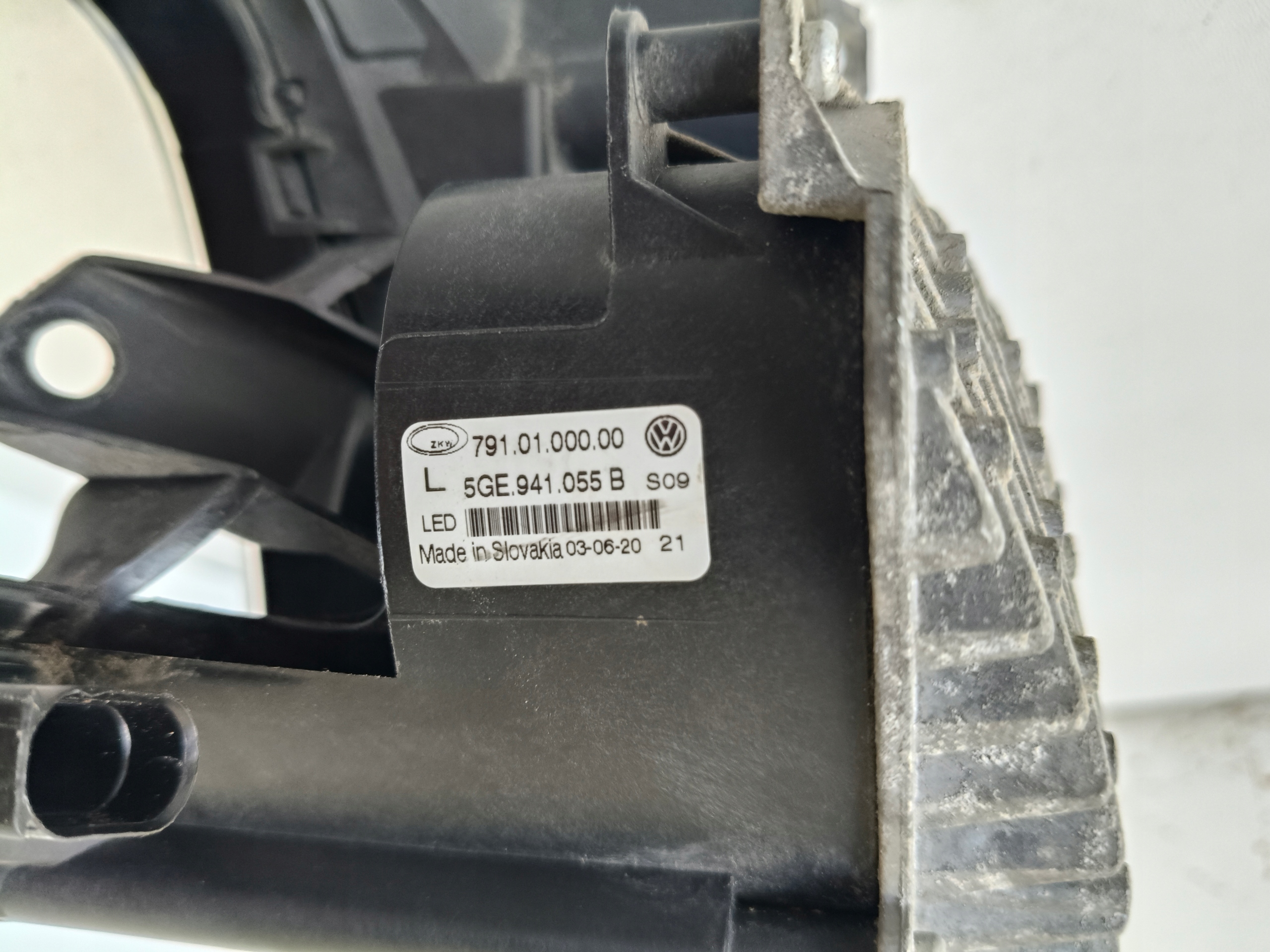 Nebelscheinwerfer links VW GOLF VII 7 GTE 5GE LED DRL