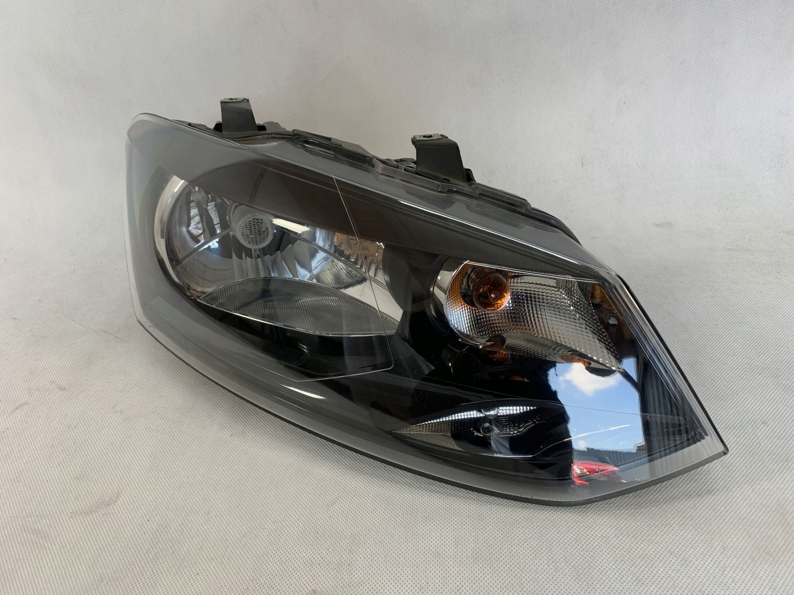 Reflektor light front right Volkswagen VW Polo 08-14r 6R1941016E 03.26