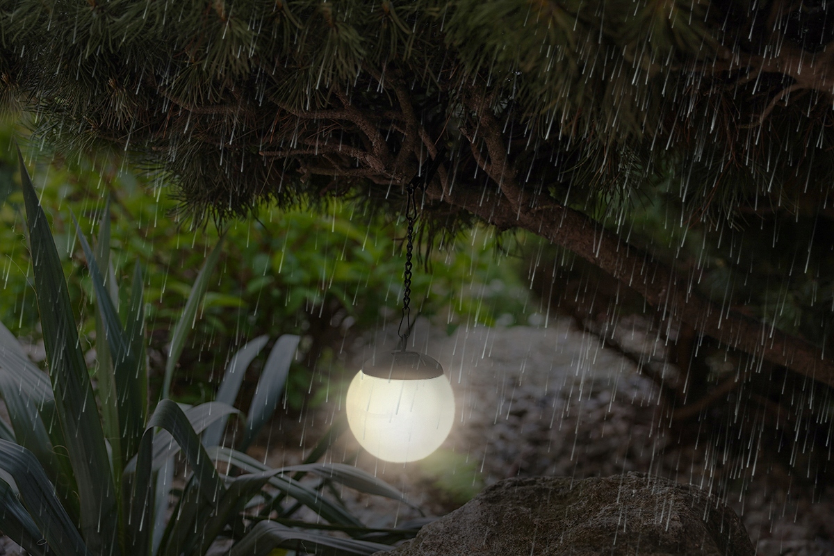 WISZĄCA OGRODOWA LAMPA SOLARNA LED 10cm KULA BIAŁA MLECZNA OZDOBA DEKORACJA Kolor biały