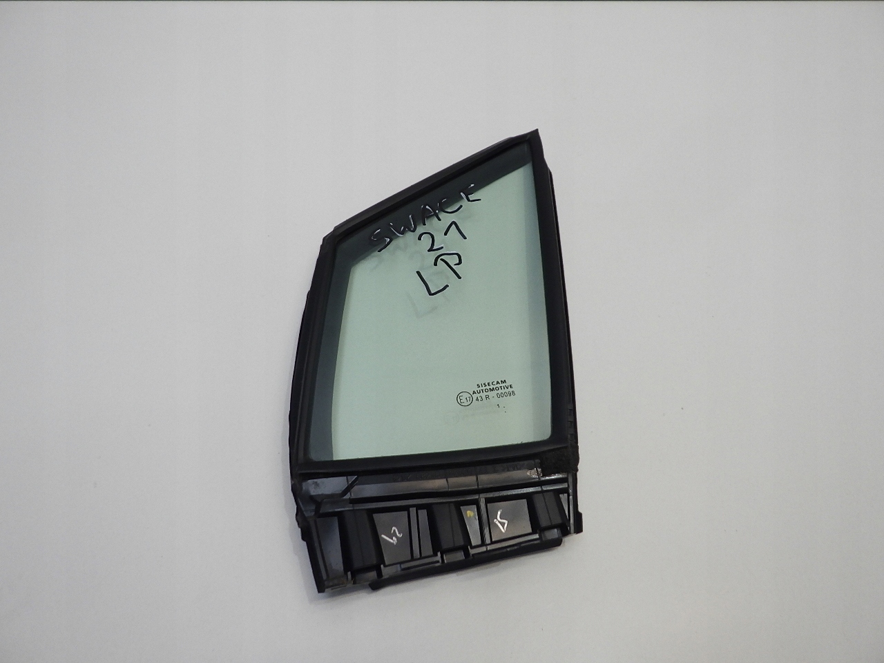 68216-02020 - SWACE TOYOTA COROLLA E21 скло передньої лівої двері