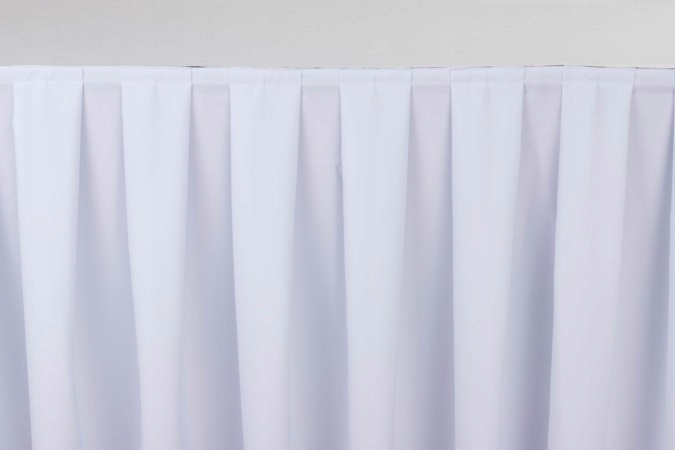 

Przenośny skirting 6 metrów plus zaczepy i taśma