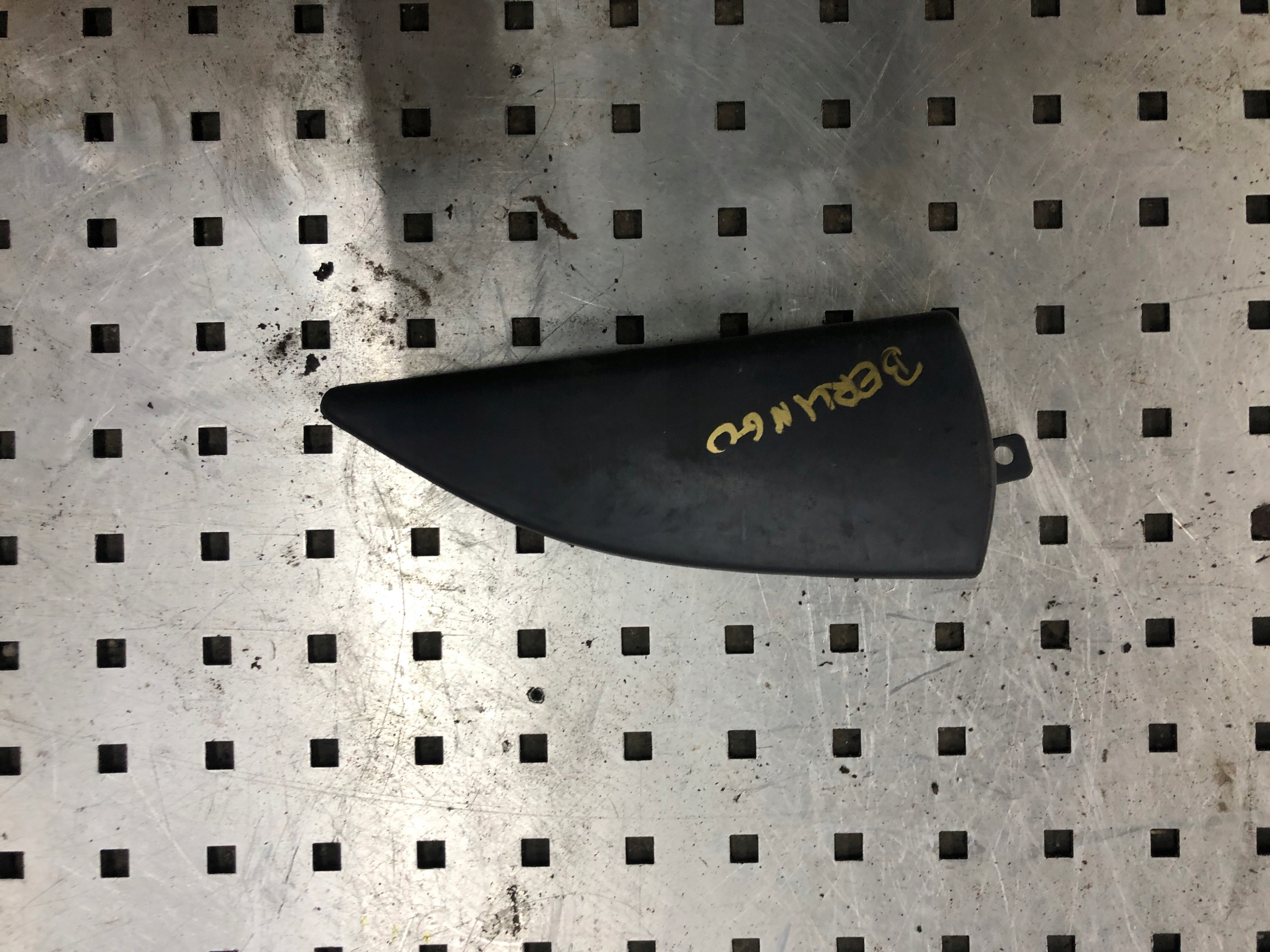 OSŁONA LUSTERKA PRAWY PRZÓD BERLINGO 02 9619228677