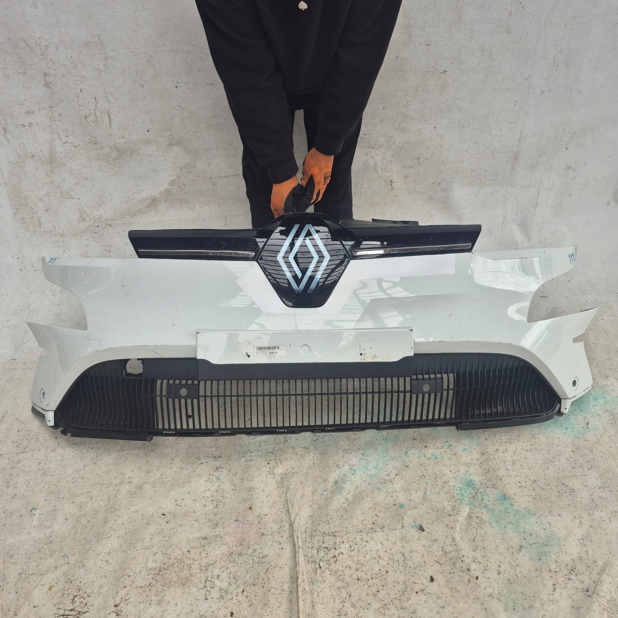 RENAULT MEGANE V E-TECH 23- bumper front front PDC