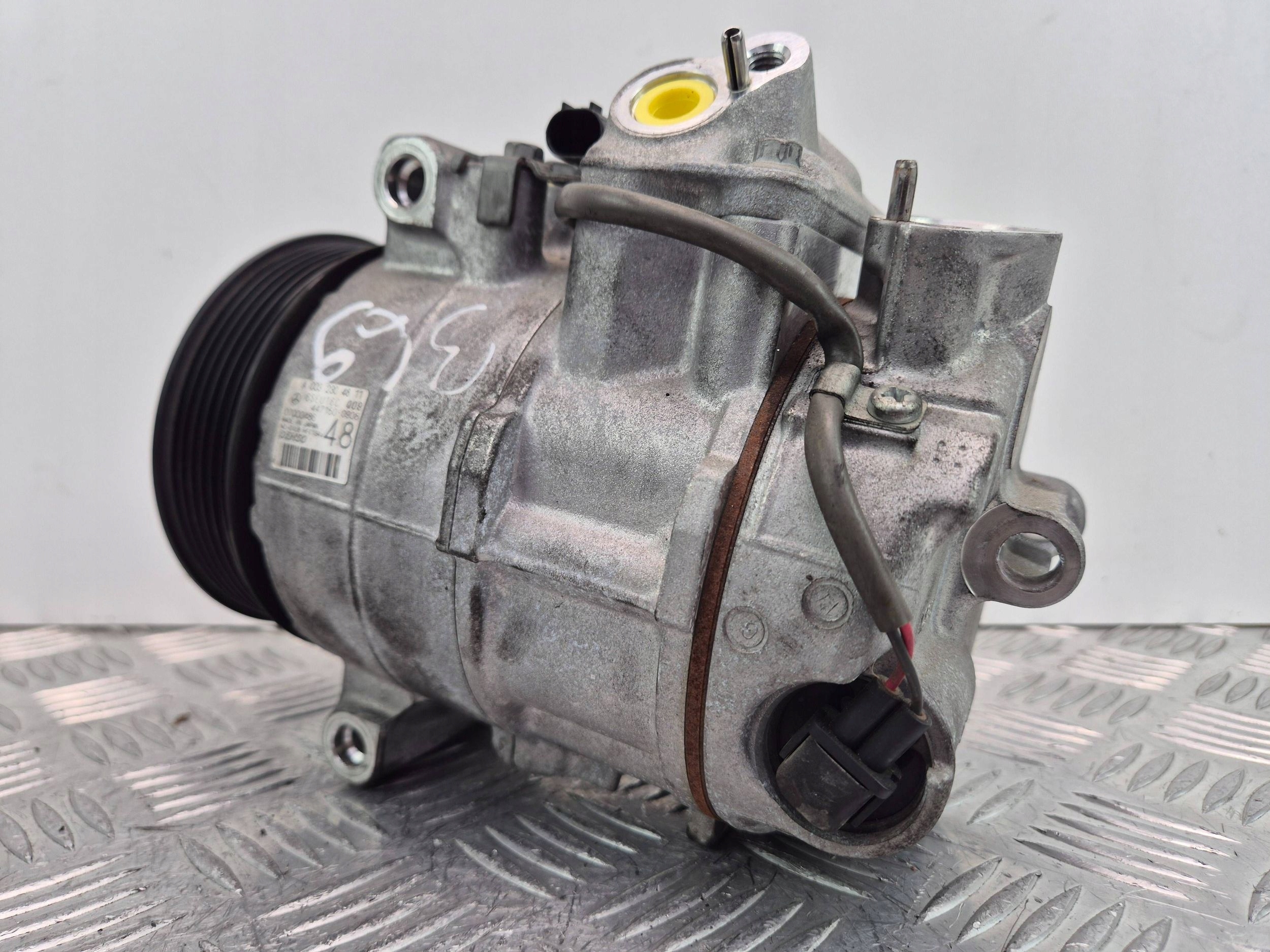 Mercedes C200 CGI W204 compressor; compressor of the air conditioning A0032304811