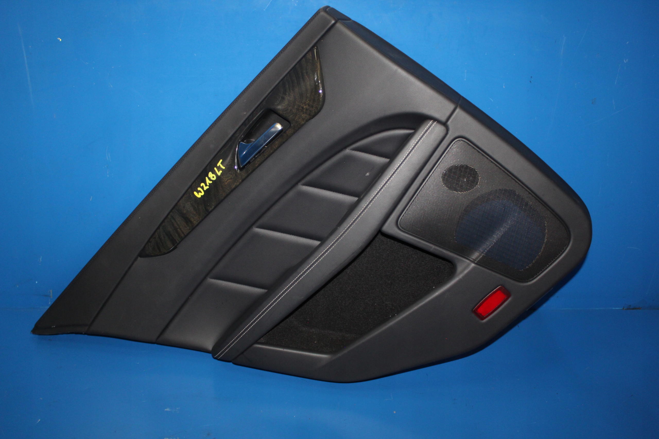 CLS W218 бекон двери левый задний задний