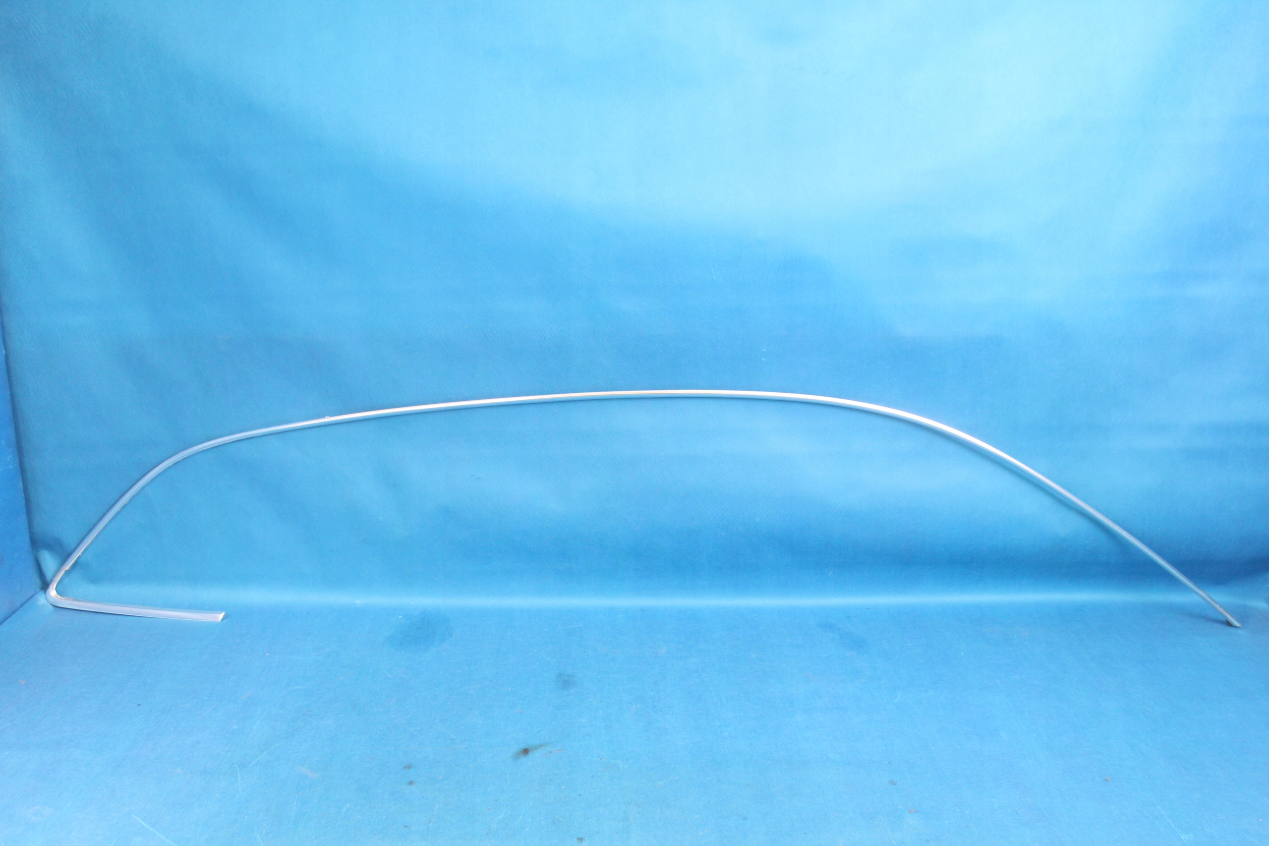 8R0853704B - AUDI Q5 8R LIFT накладка на крышу правая хром 15R