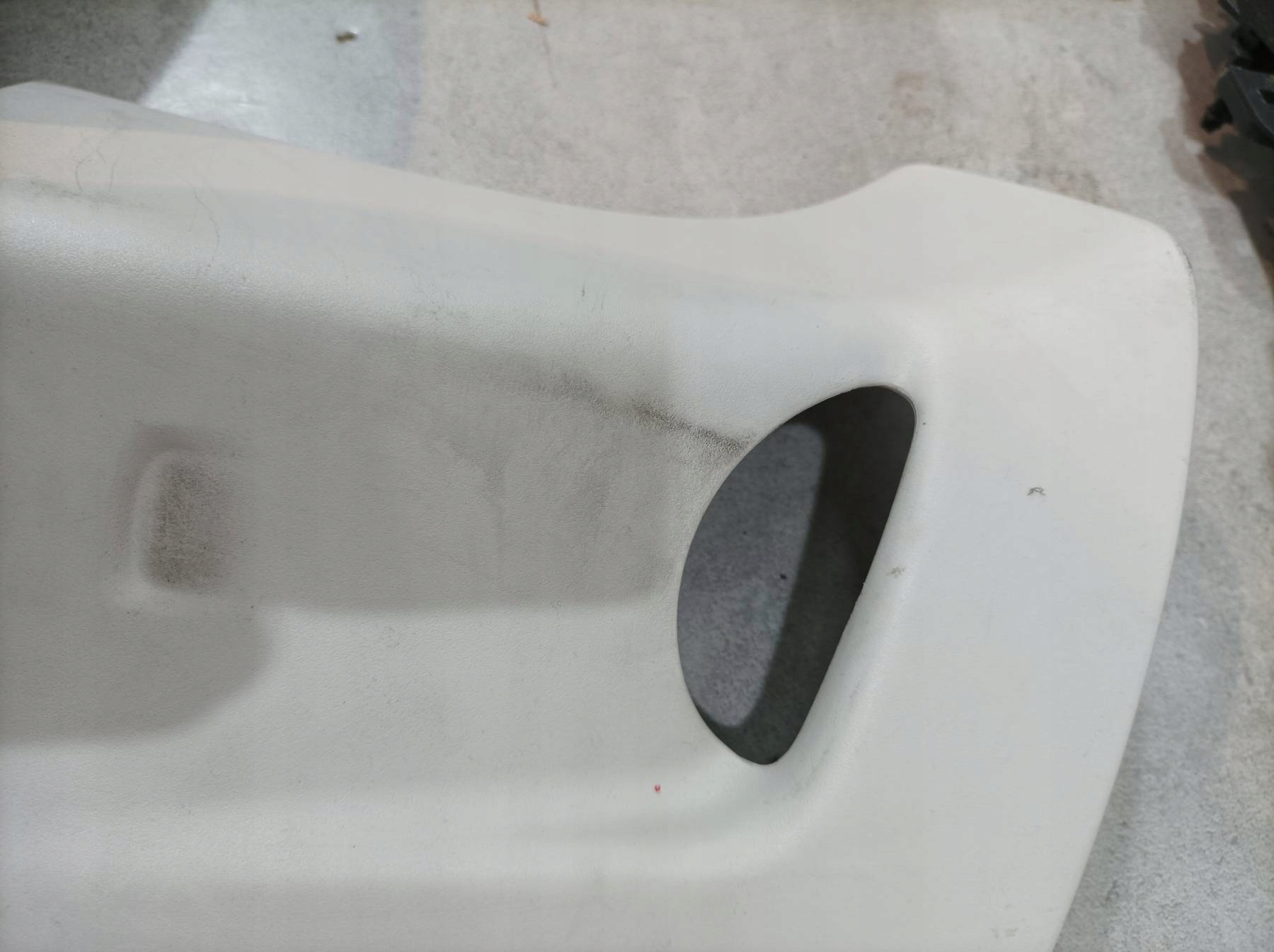 upholstery side left rear part boot Peugeot 5008 and (2009- )