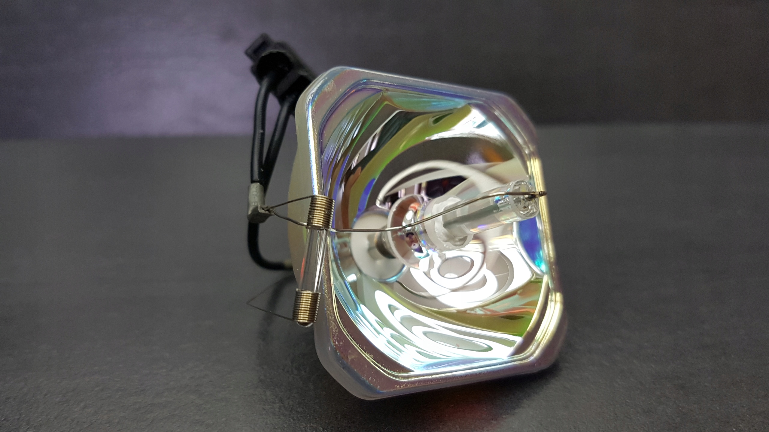 LAMPA EB-1830 EB-1900 EB-1910 EB-1915 EB-C1925W EB-C2050WN EB-C2090X Kod producenta LAMP-74506-OB-P