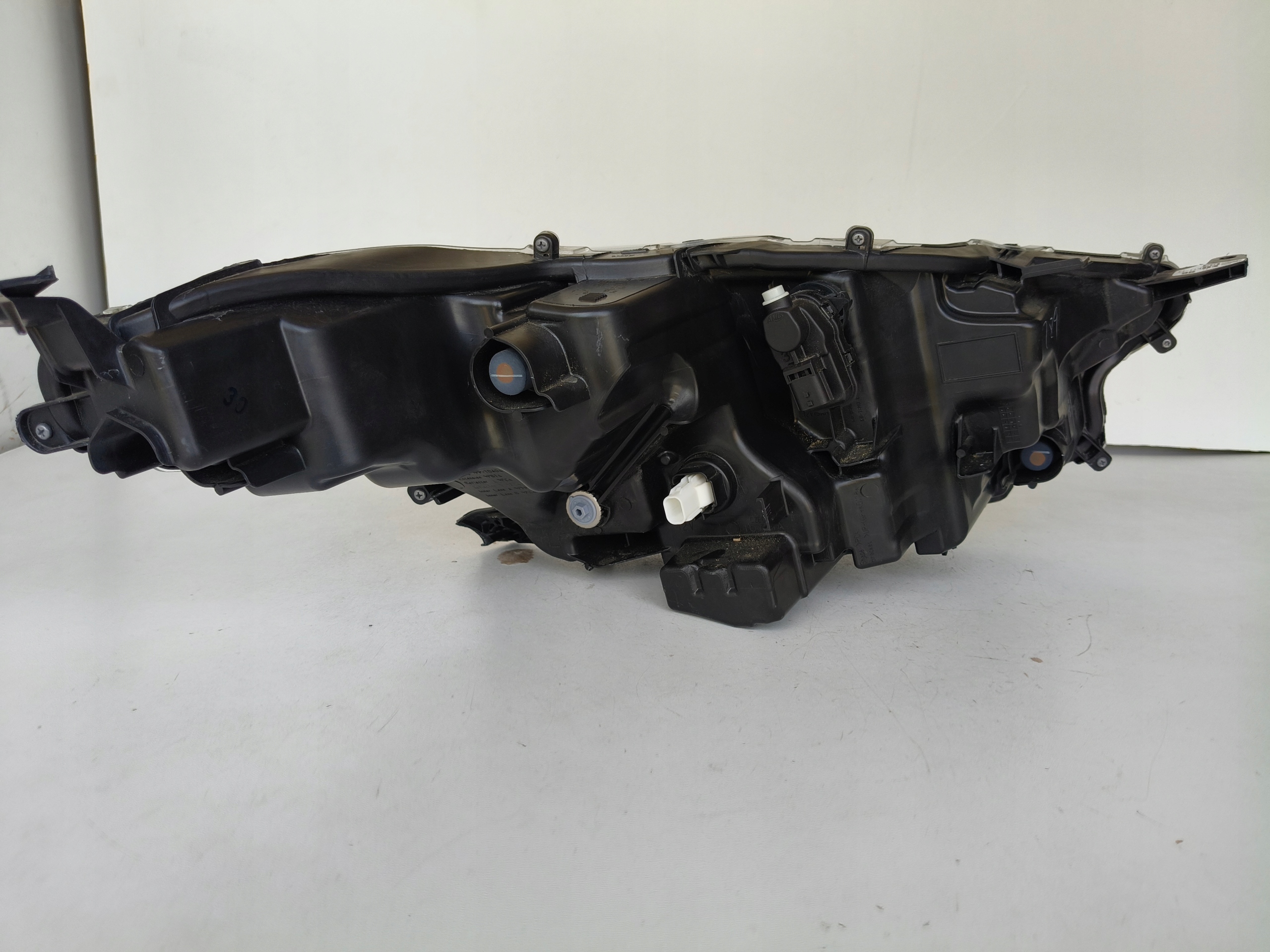 light left REFLEKTOR TOYOTA YARIS IV 20- FULL LED MAZDA 2 24