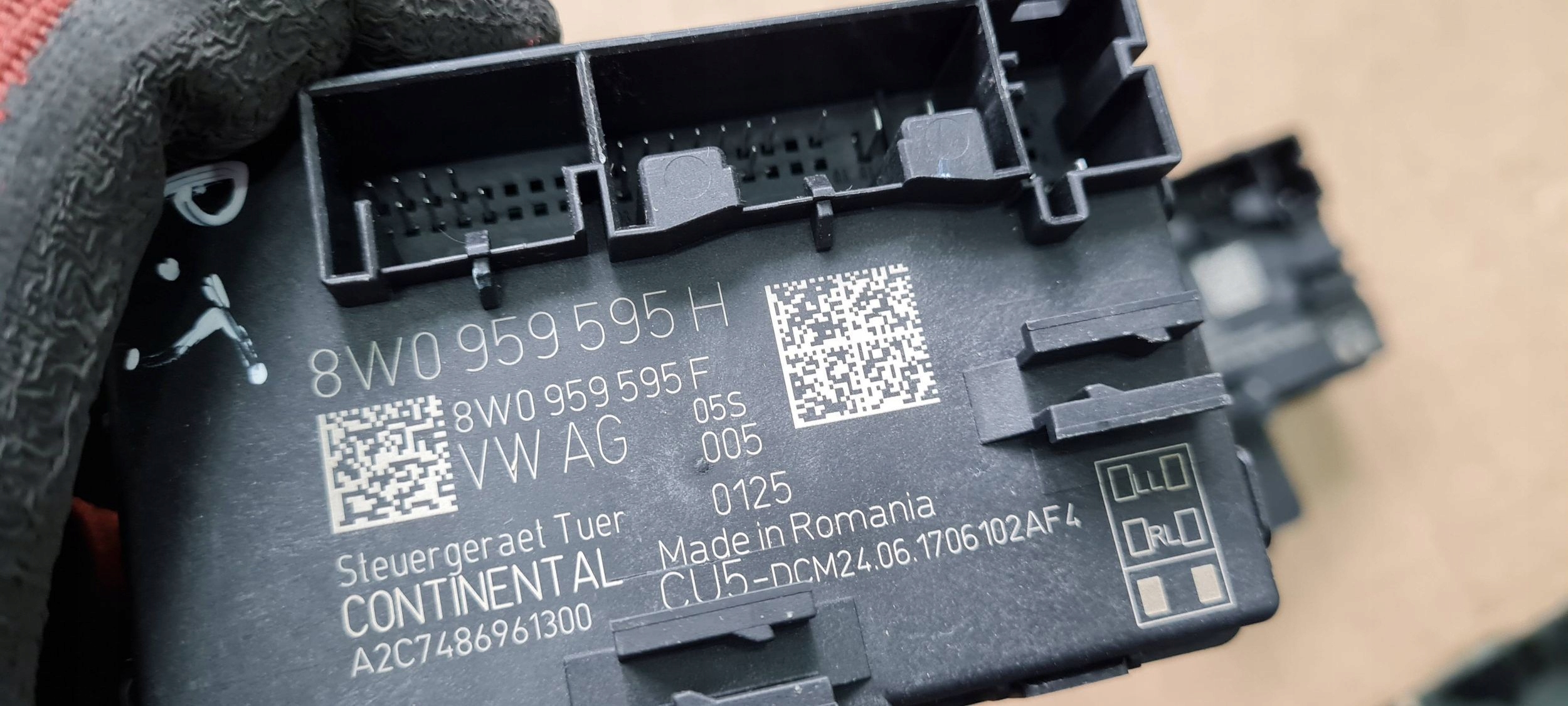 A4 B9 8W module control unit door 8W0959595E 8W0959595H A5