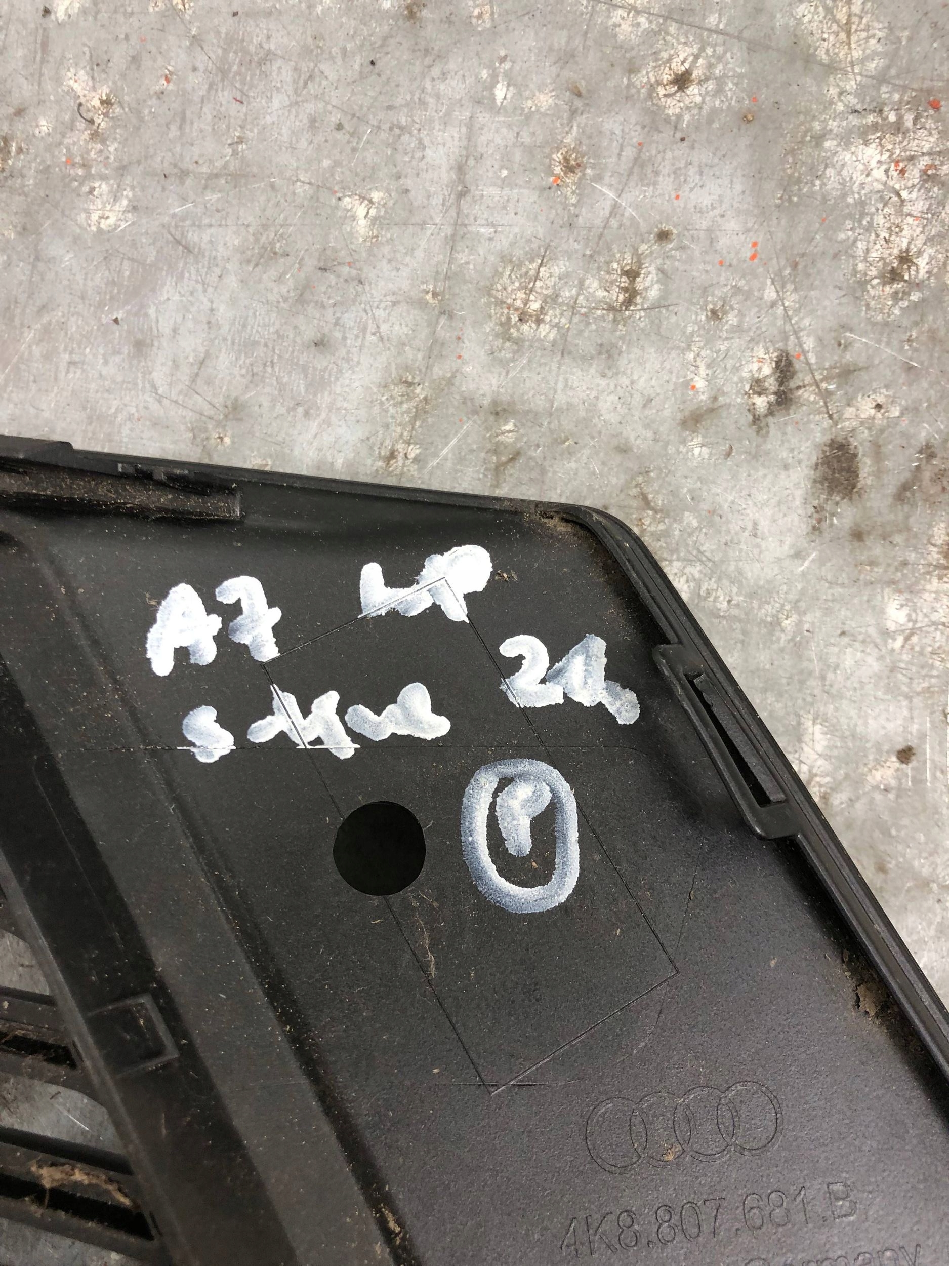 grid of a bumper left front AUDI A7 S-LINE 4K8807681B
