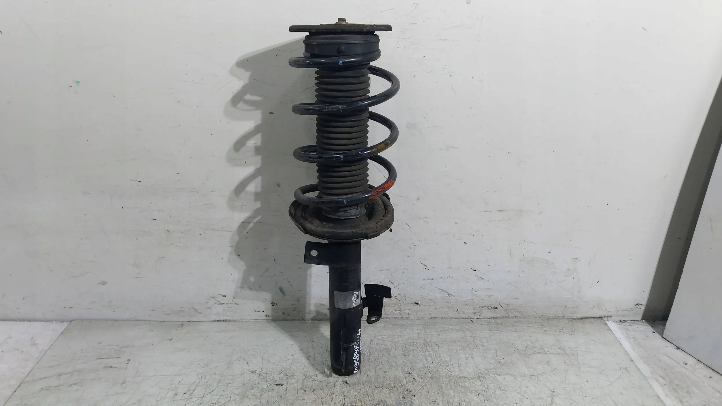 shock absorber front left 30683608 VOLVO C30 C70 II S40 II V50