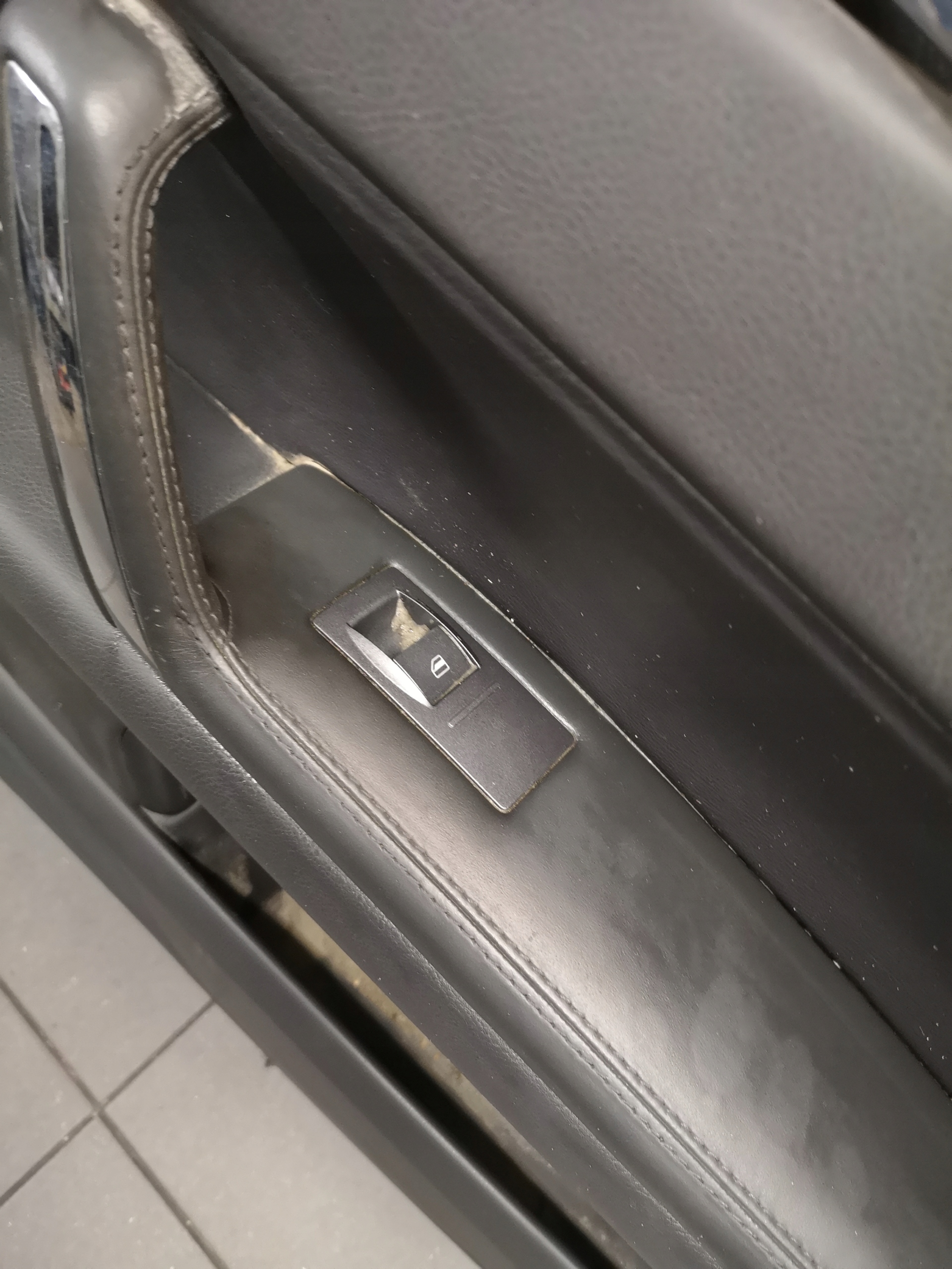 дверные карты задний правый vw PHAETON 3D4867212AK