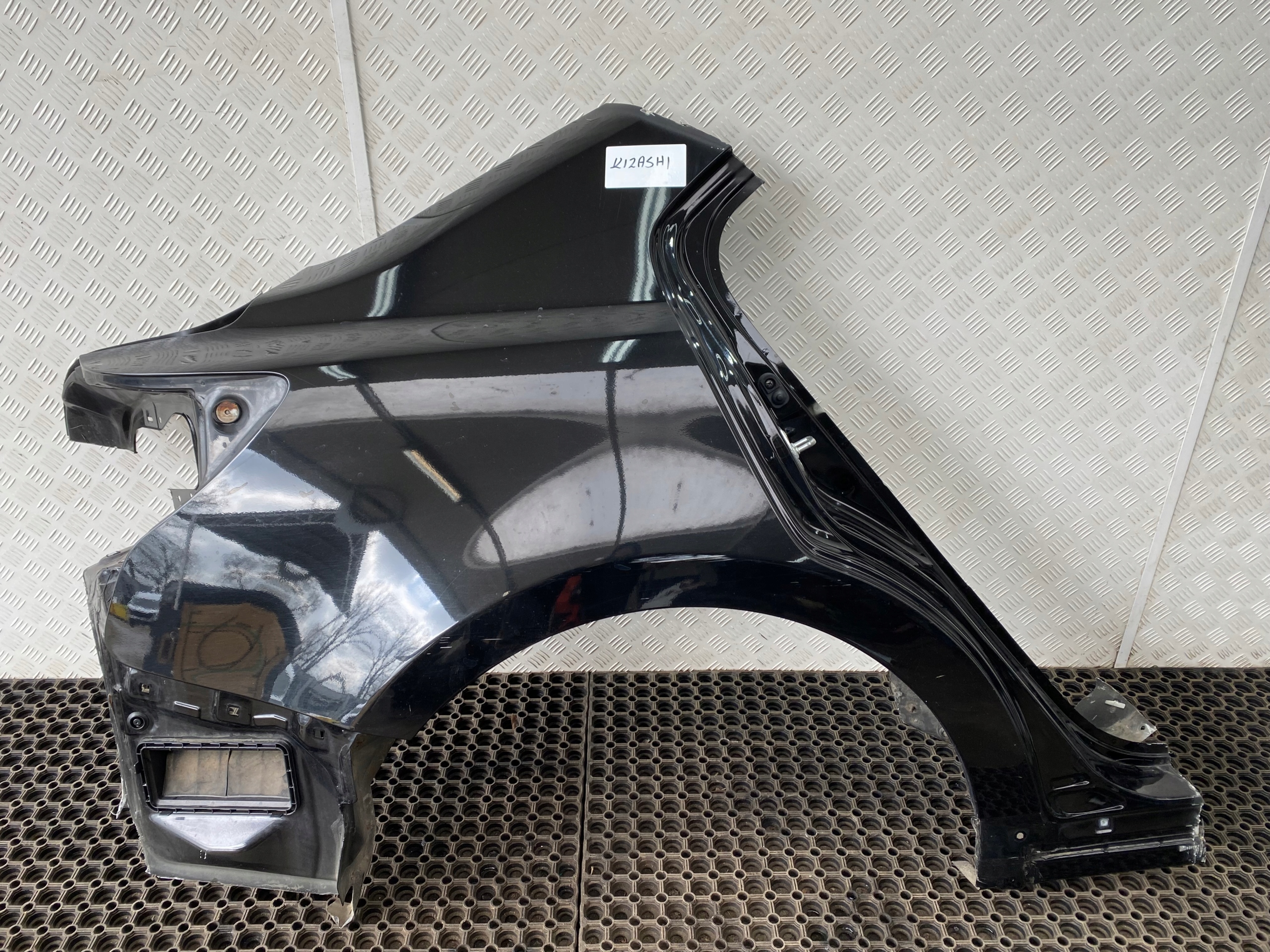 SUZUKI KIZASHI 09-14 fender rear right rear part side mudguard