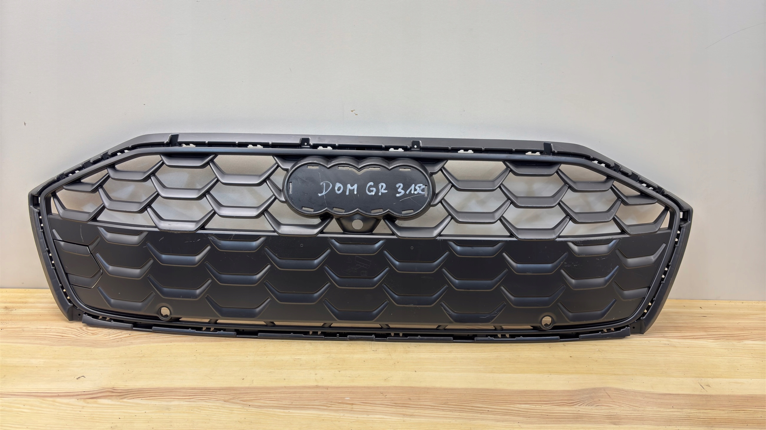 Audi A4 8B3 Kühlergrill FRONTGRILL Kühlergitter 8B3853653A - Thumbnail 1