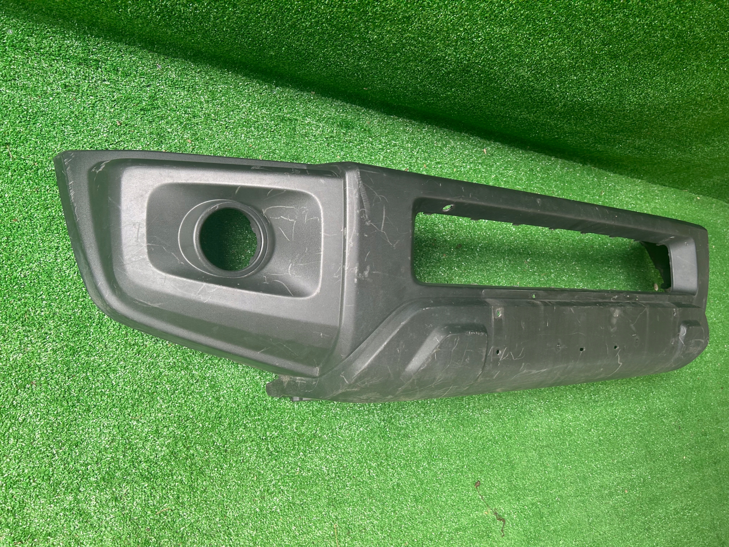 Suzuki Jimny 18- bumper front front