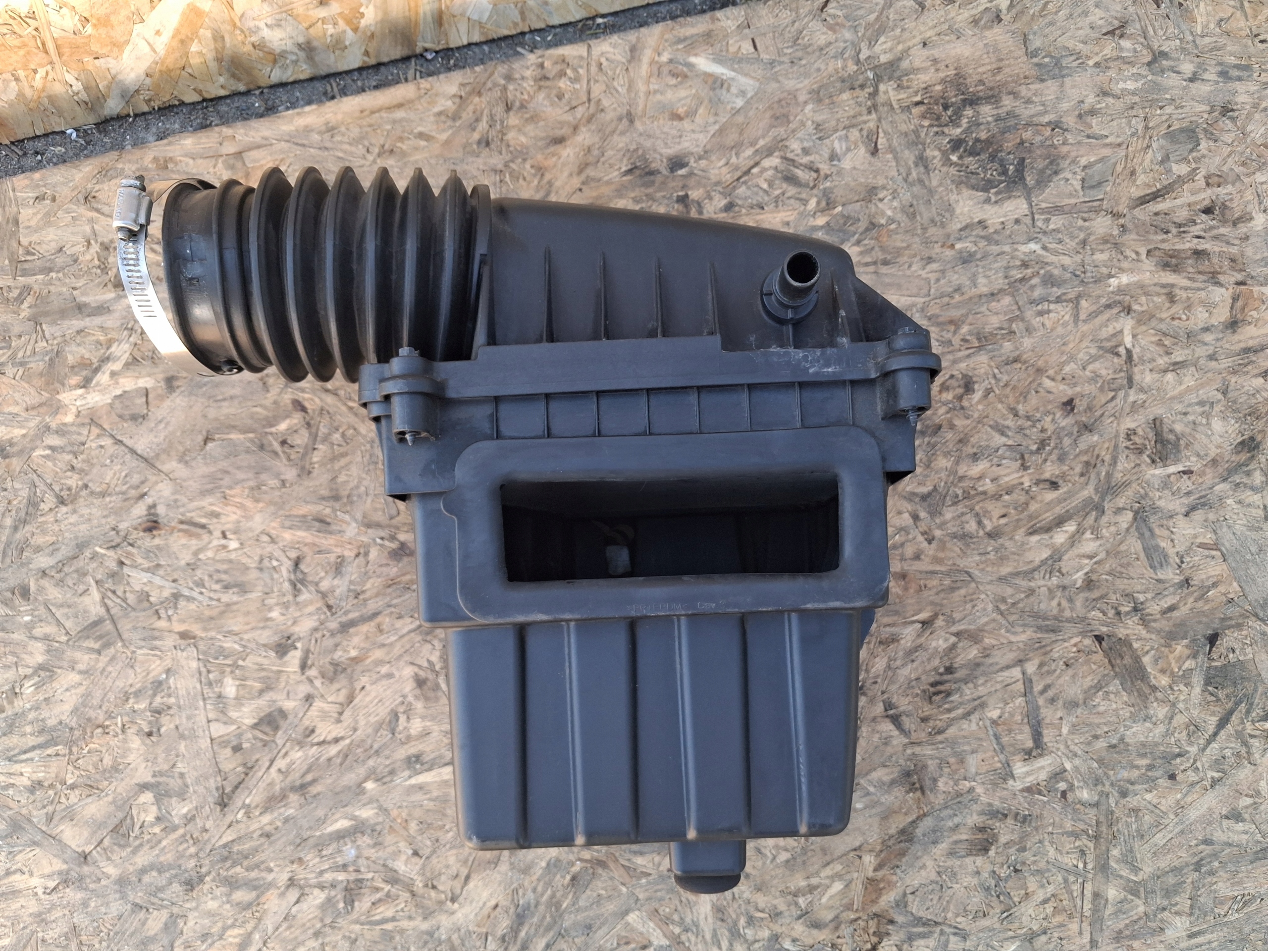 Gehäuse filter luft CHRYSLER PACIFICA 16- 3.6 68188641AA