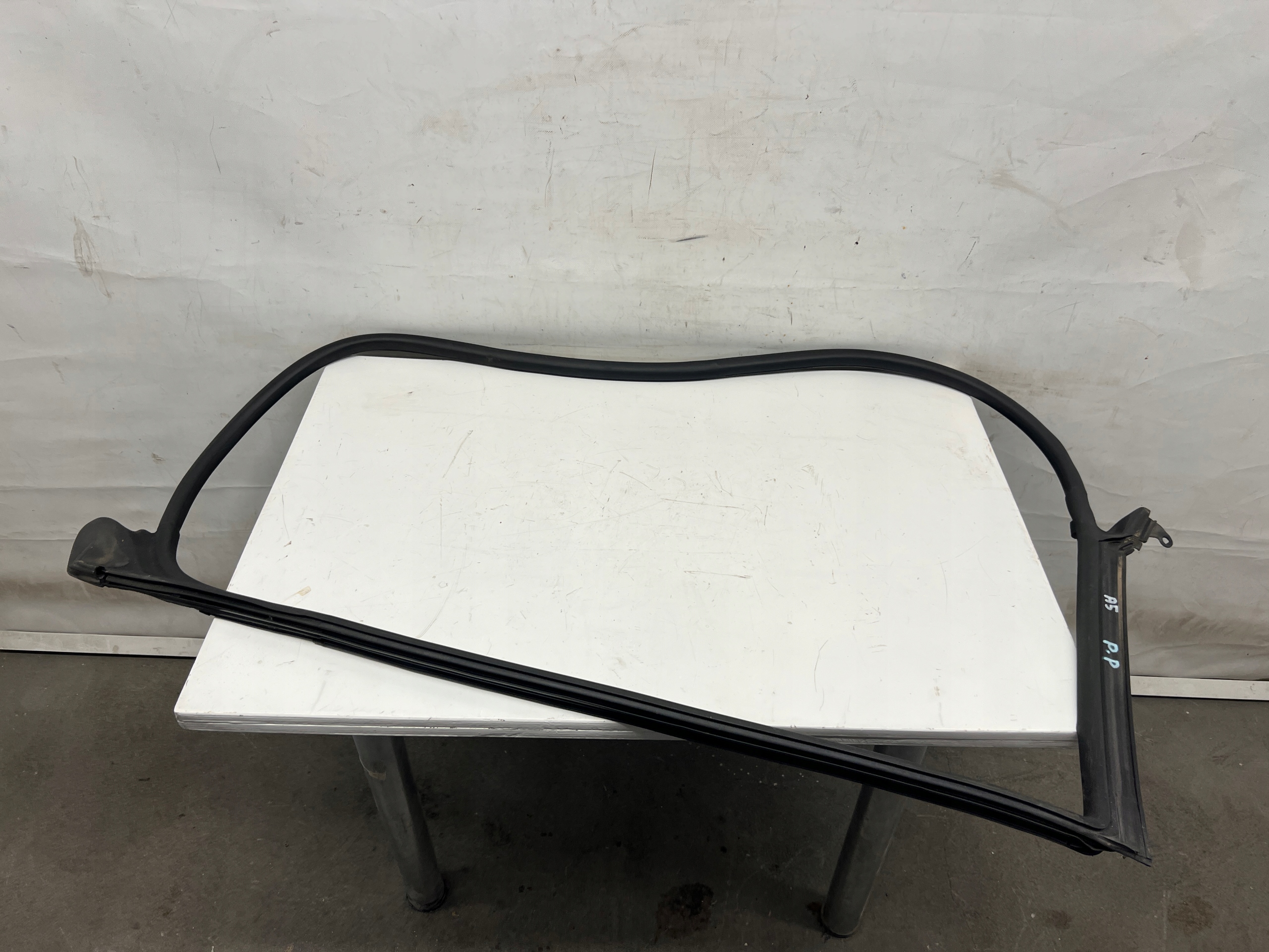 Audi A5 8T SPORTBACK gasket bodywork right front 8T8831708C