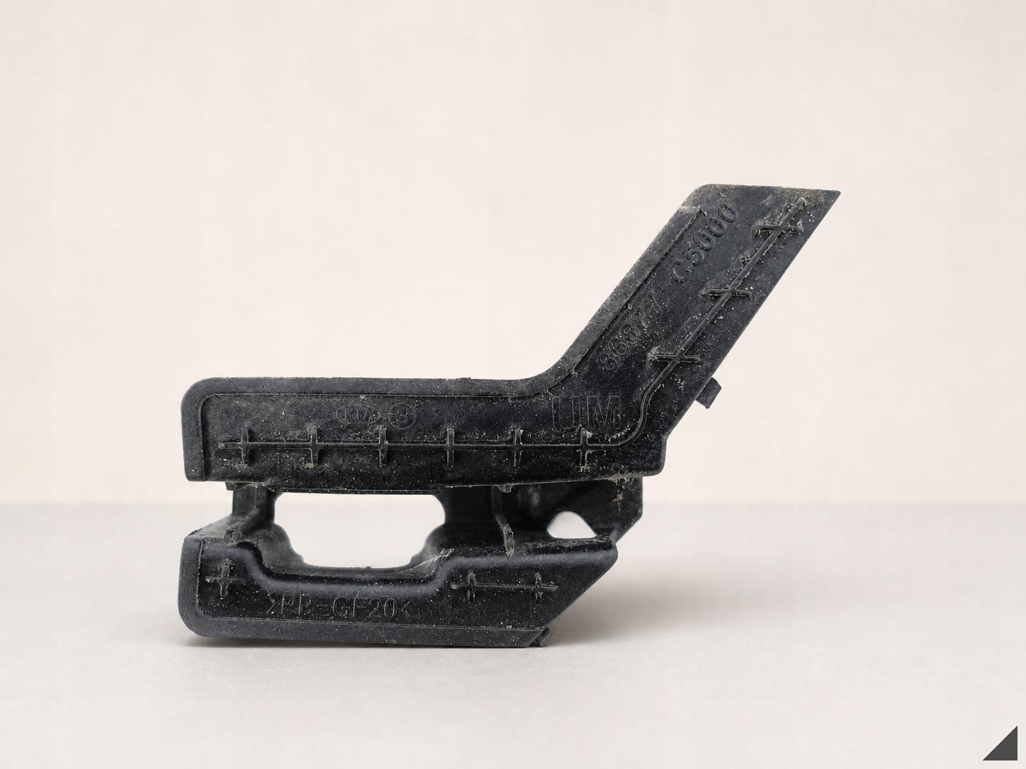 KIA SORENTO III 3 UM 15-20 support bracket holder W bumper rear part left