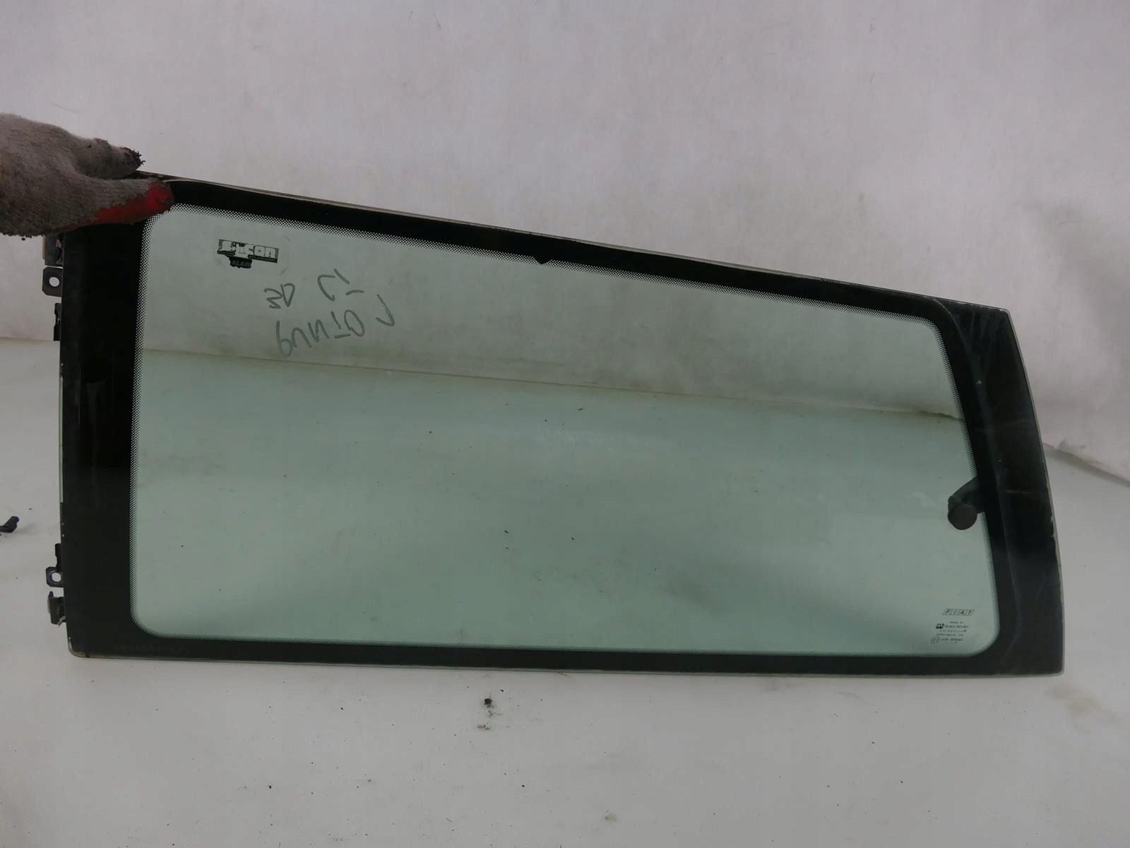 FIAT PUNTO I SZYBA KAROSERYJNA LEWY TYŁ LEWA TYLNA 3-DRZWI 95r