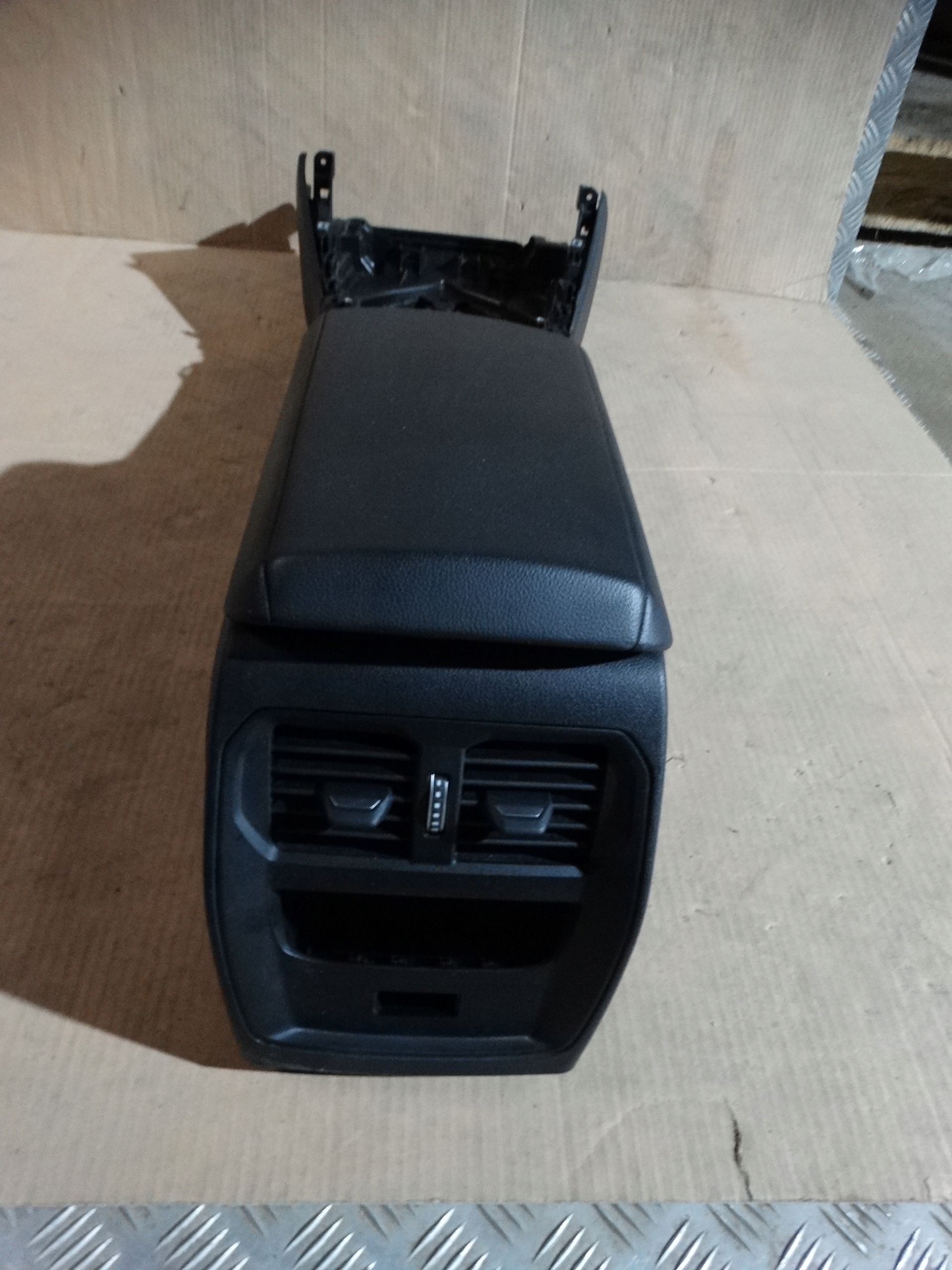TUNEL central armrest BMW G20 G21 G22 G23 1