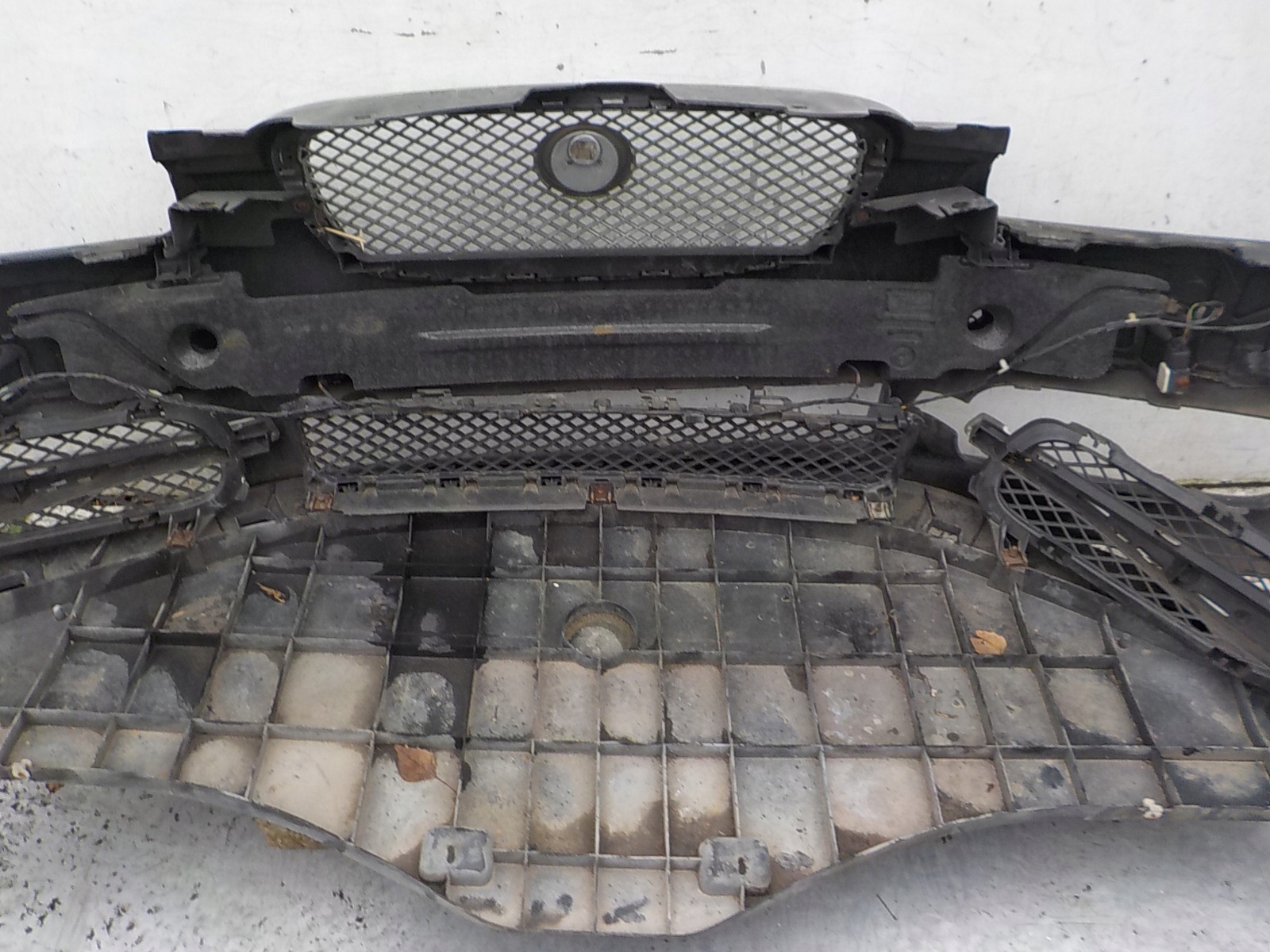 86 JAGUAR XF X250 bumper front front