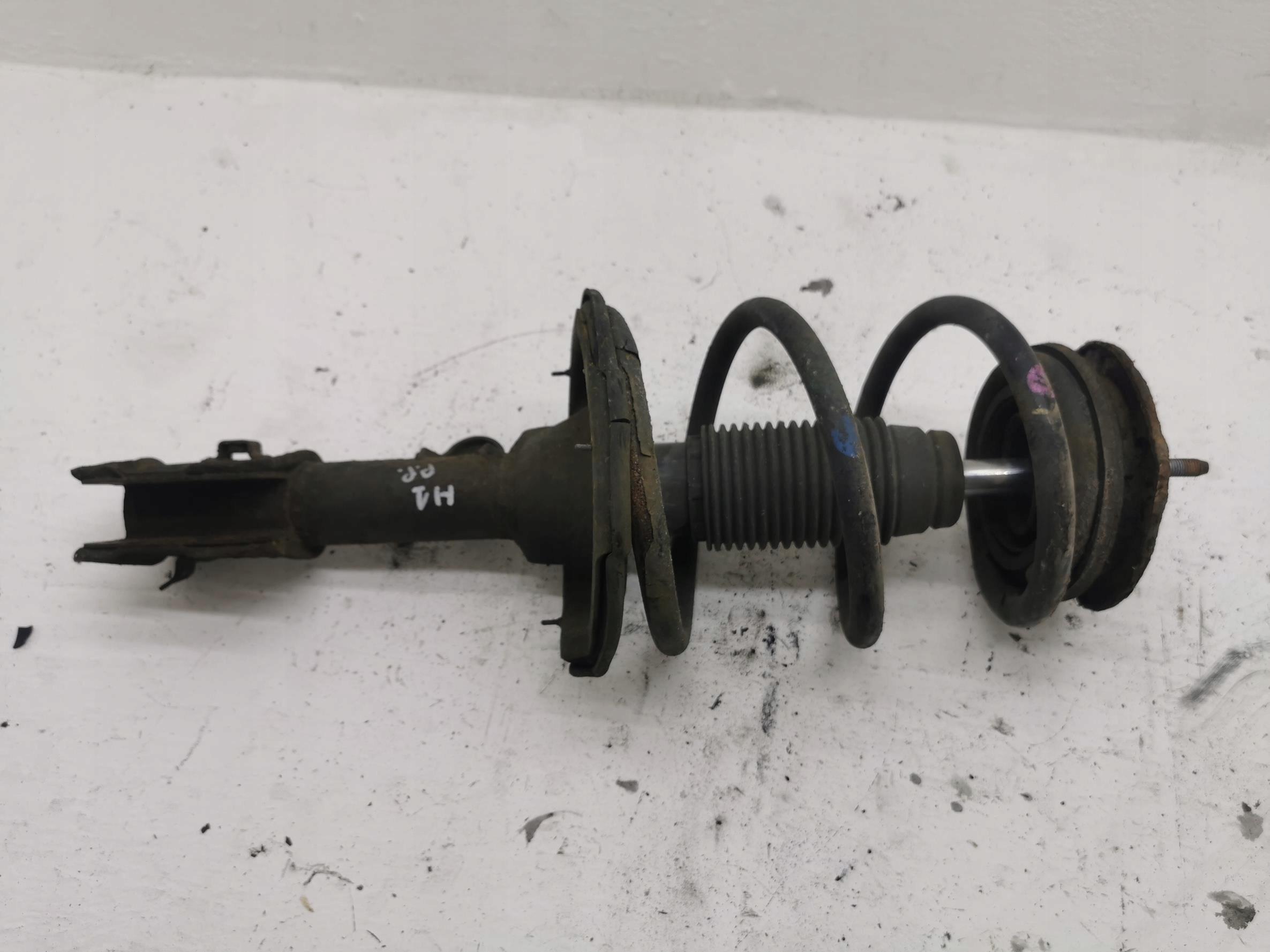 shock absorber right front HYUNDAI H-1 II 2.5 CRDi