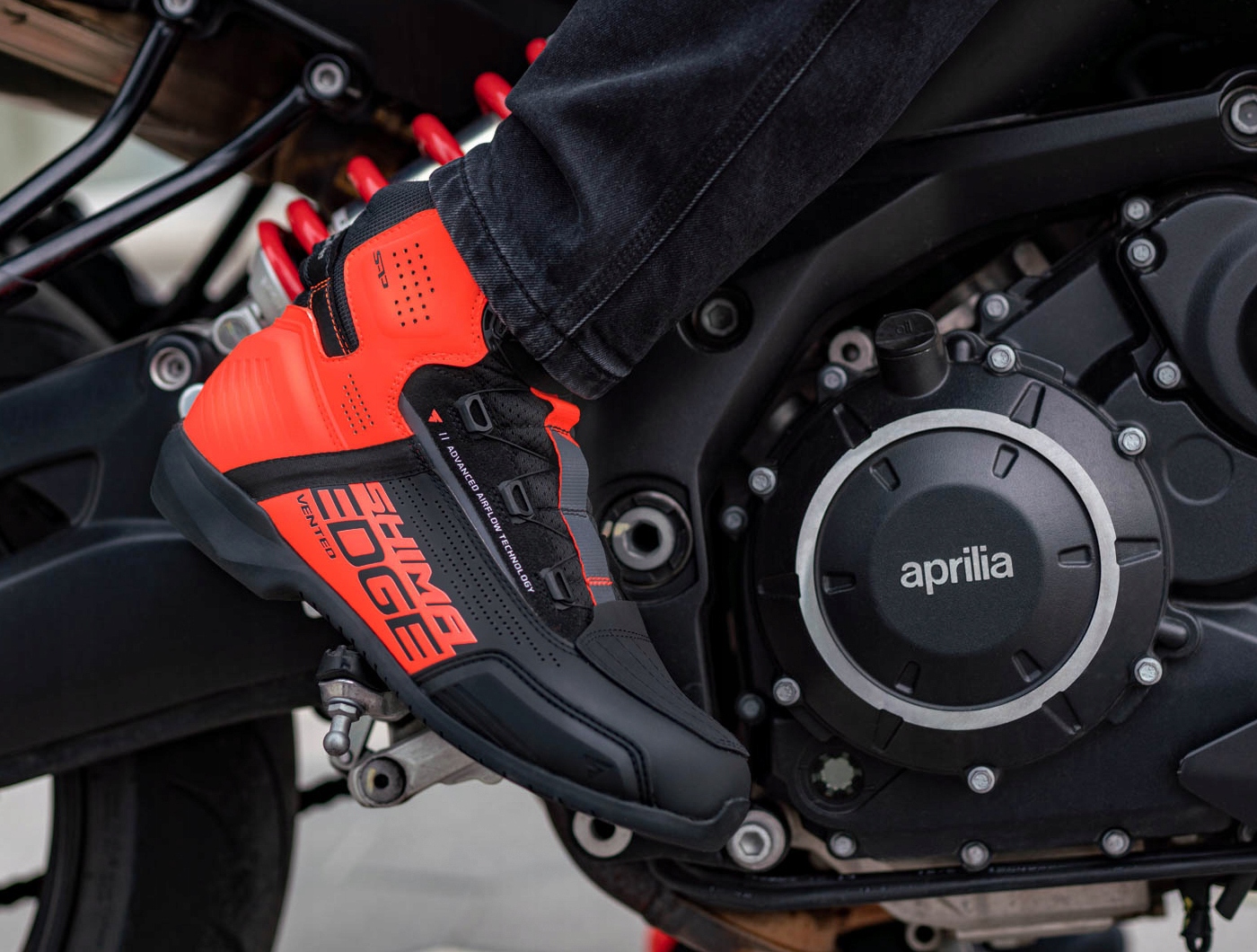 Buty miejskie motocyklowe Shima EDGE VENTED czerwone 42 Model Edge Vented