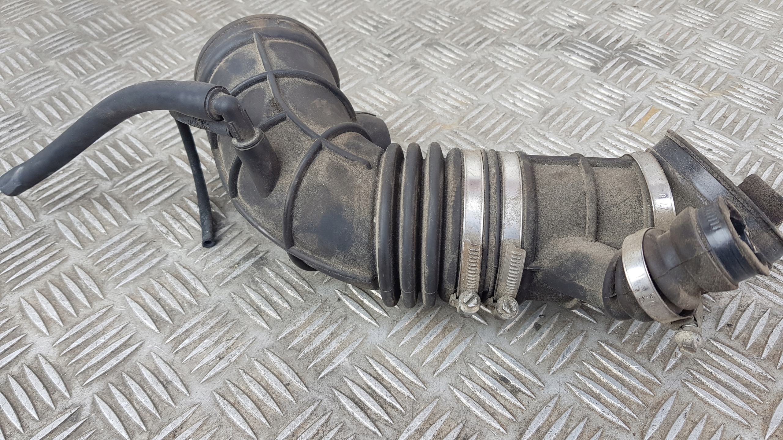 BMW E39 E46 2.0 320 325 hose pipe wiring 1435627