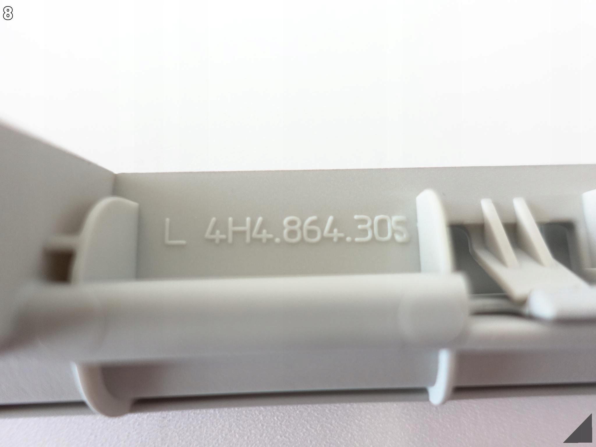 Audi A8 S8 4H0 4H4 D4 РЕСТАЙЛИНГ 09-17 направляющая левый зад