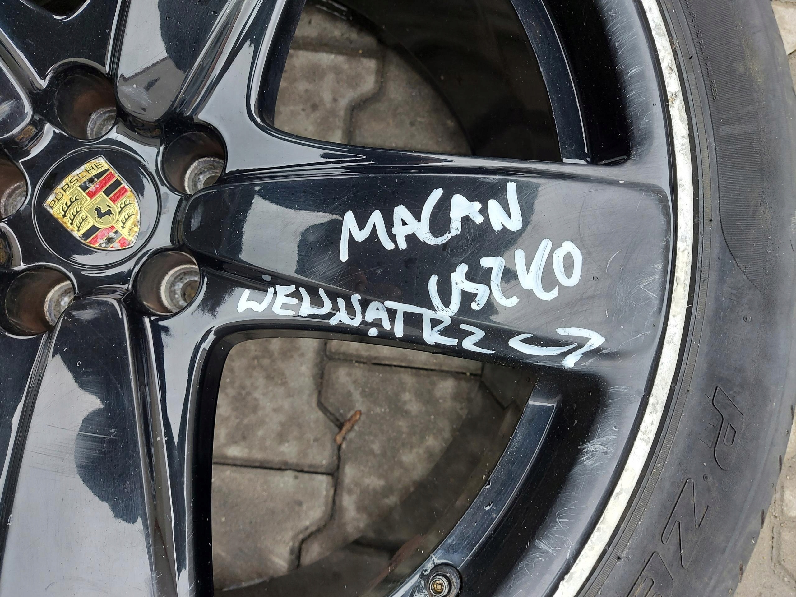 PORSCHE MACAN S 95B kolo disk 10Jx21 295/35 R21 Pirelli