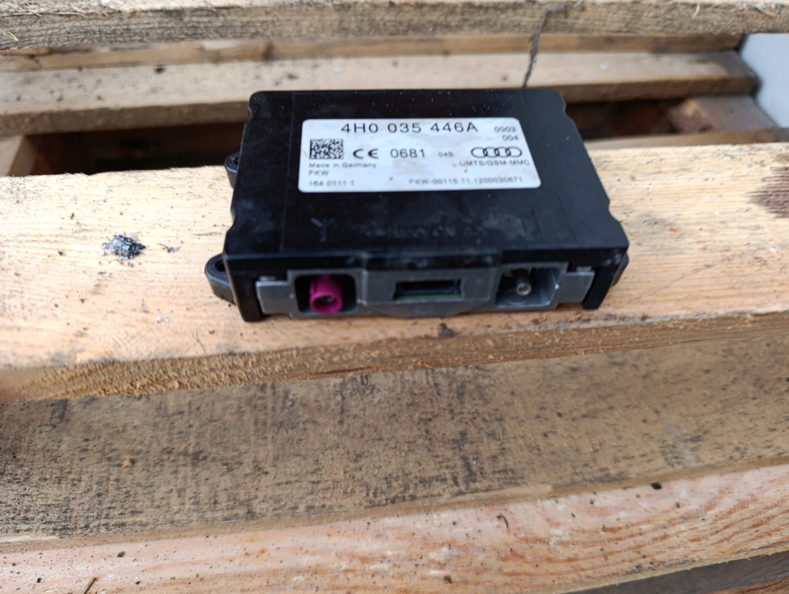 antenna amplifier AUDI SEAT SKODA 4H0035446A