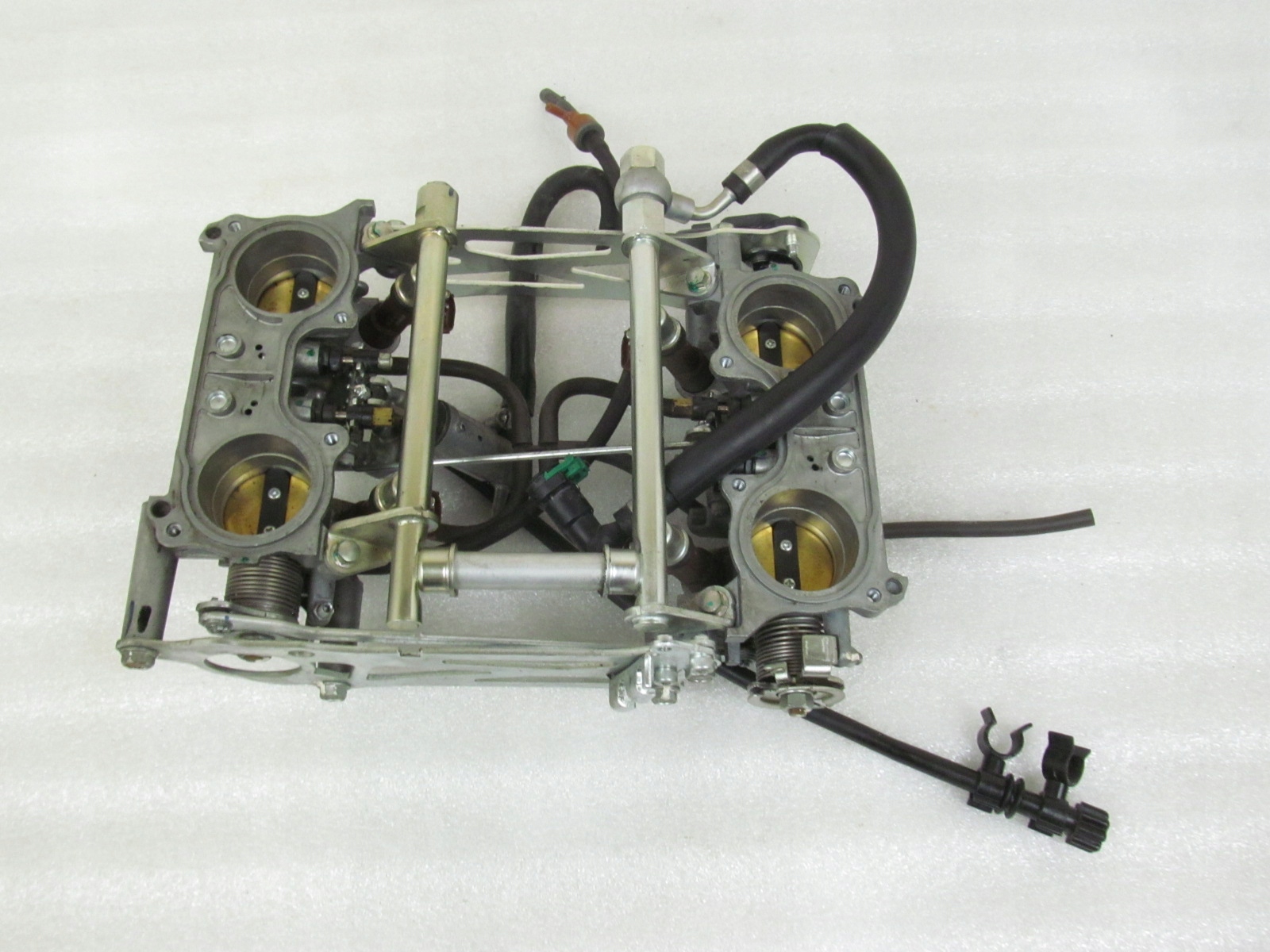 Przepustnice + wtryski kpl Honda VFR 800 F 15r