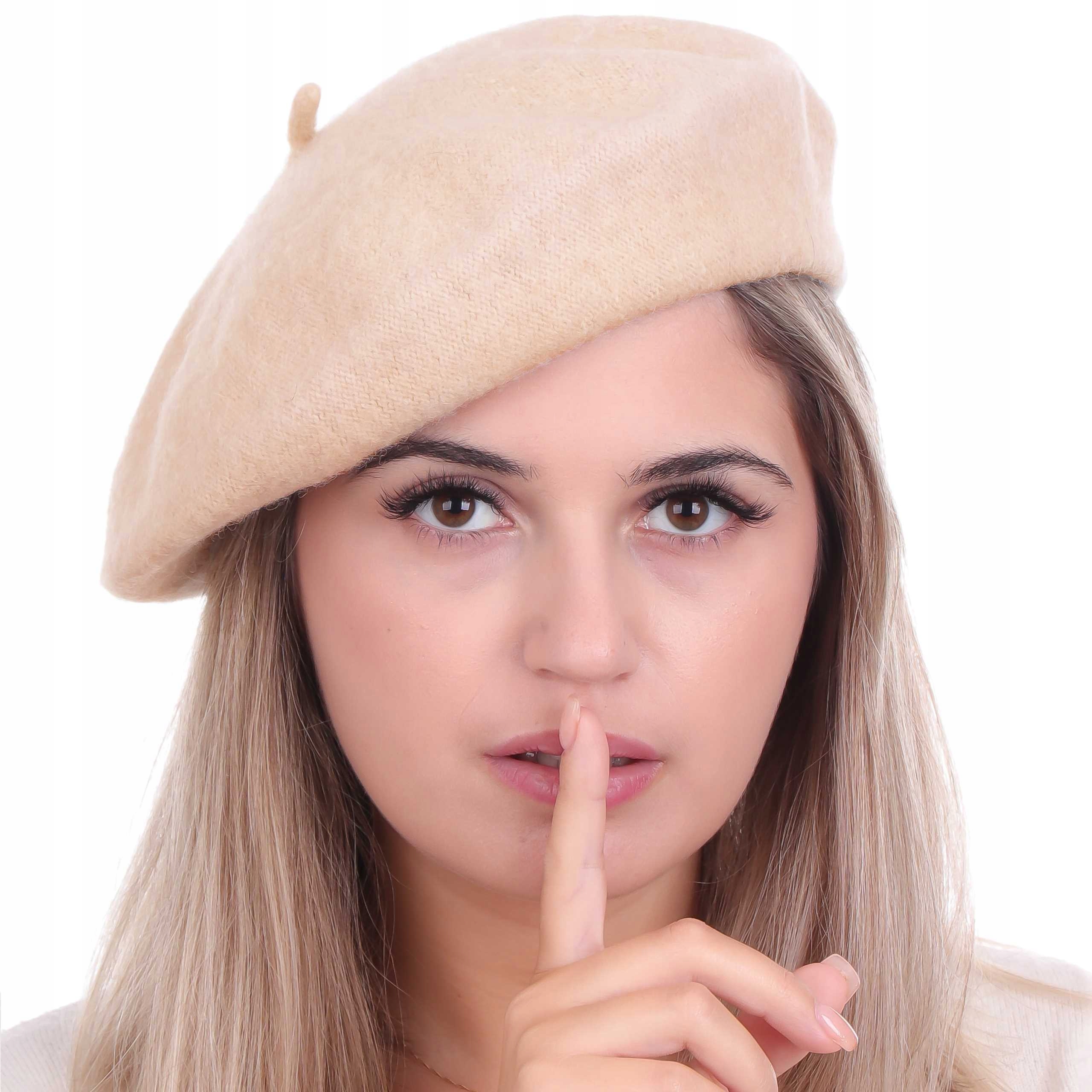 

Beret damski w stylu francuskim z antenką Berety