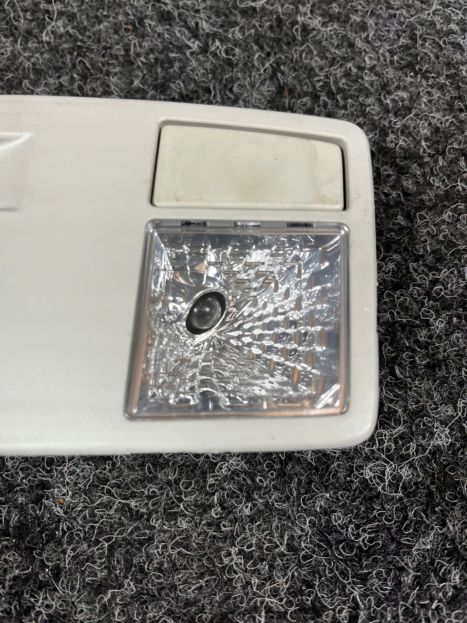 лампочка Обшивка потолка mazda cx7