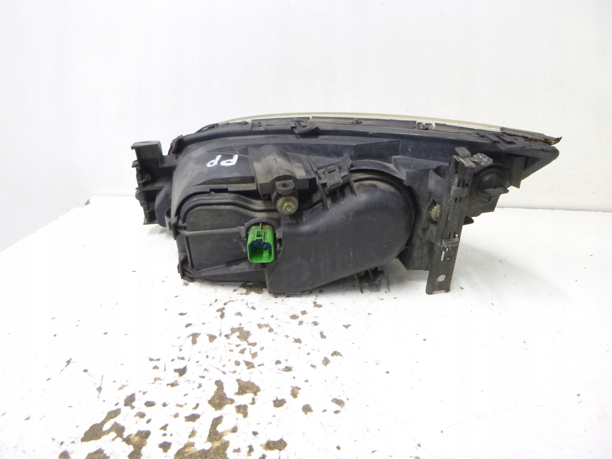 light front right Ford Mondeo III 2006r. 0301174202