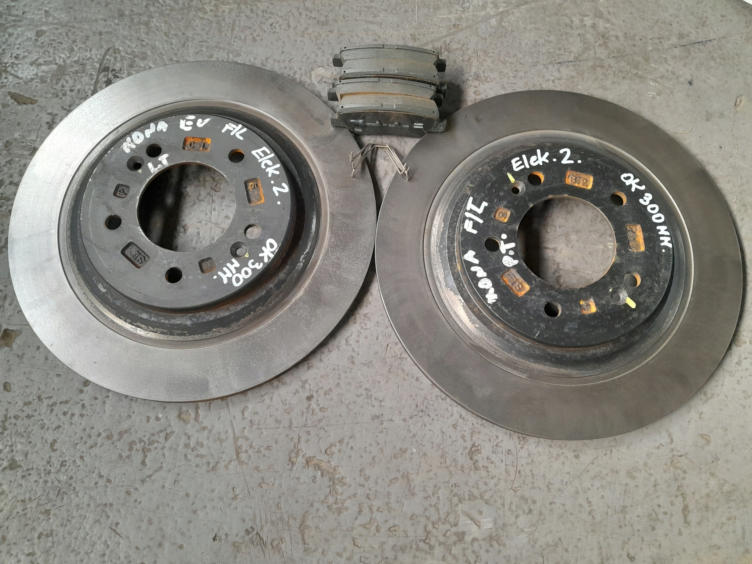 58411-D4650 58411D4650 - HYUNDAI KONA EV 2022 ТОРМОЗНЫЕ КОЛОДКИ ДИСКИ ЗАДНИЕ