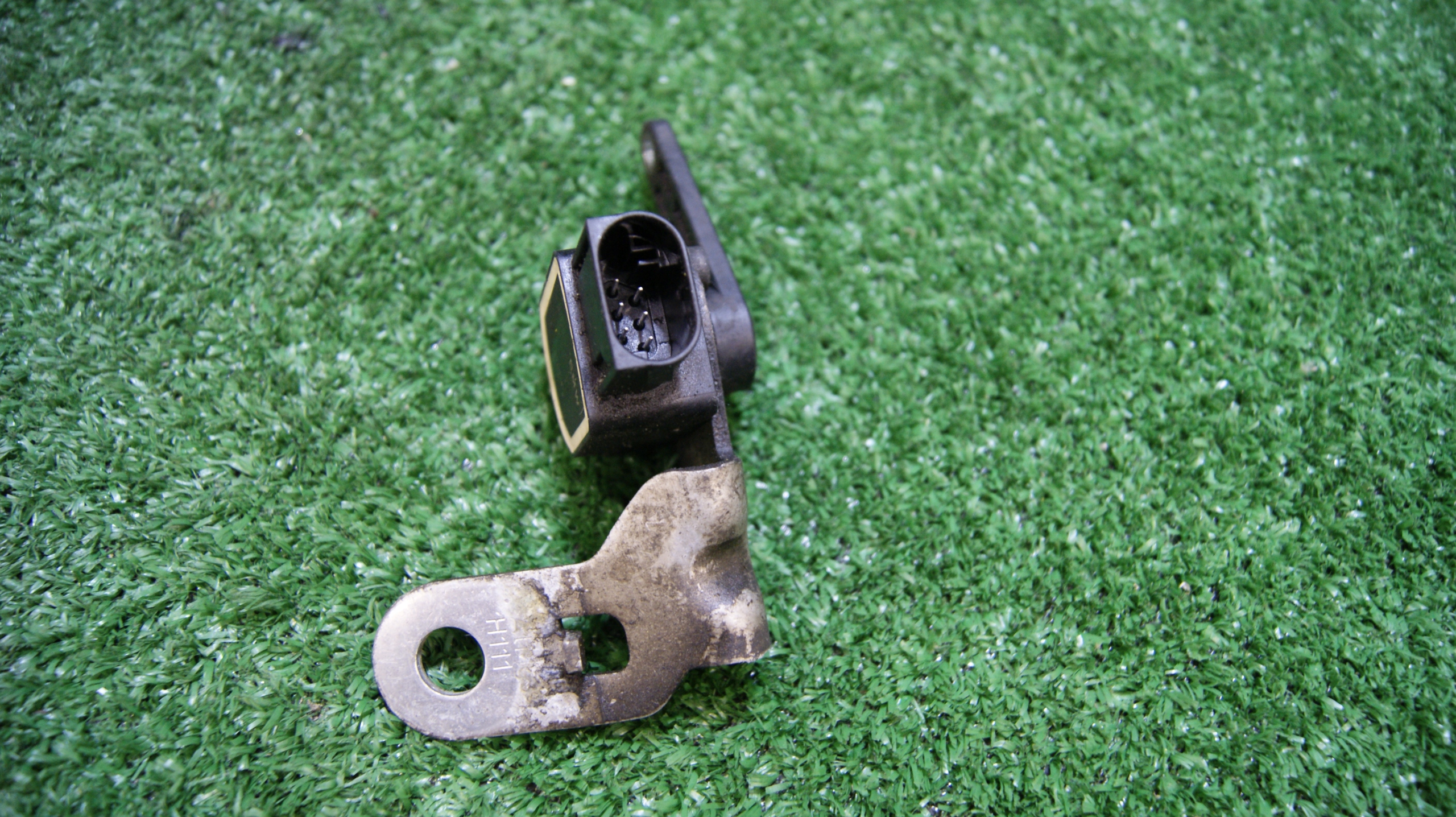 sensor POZIOMOWANIA XENONOW front BMW E88 2010 6785205