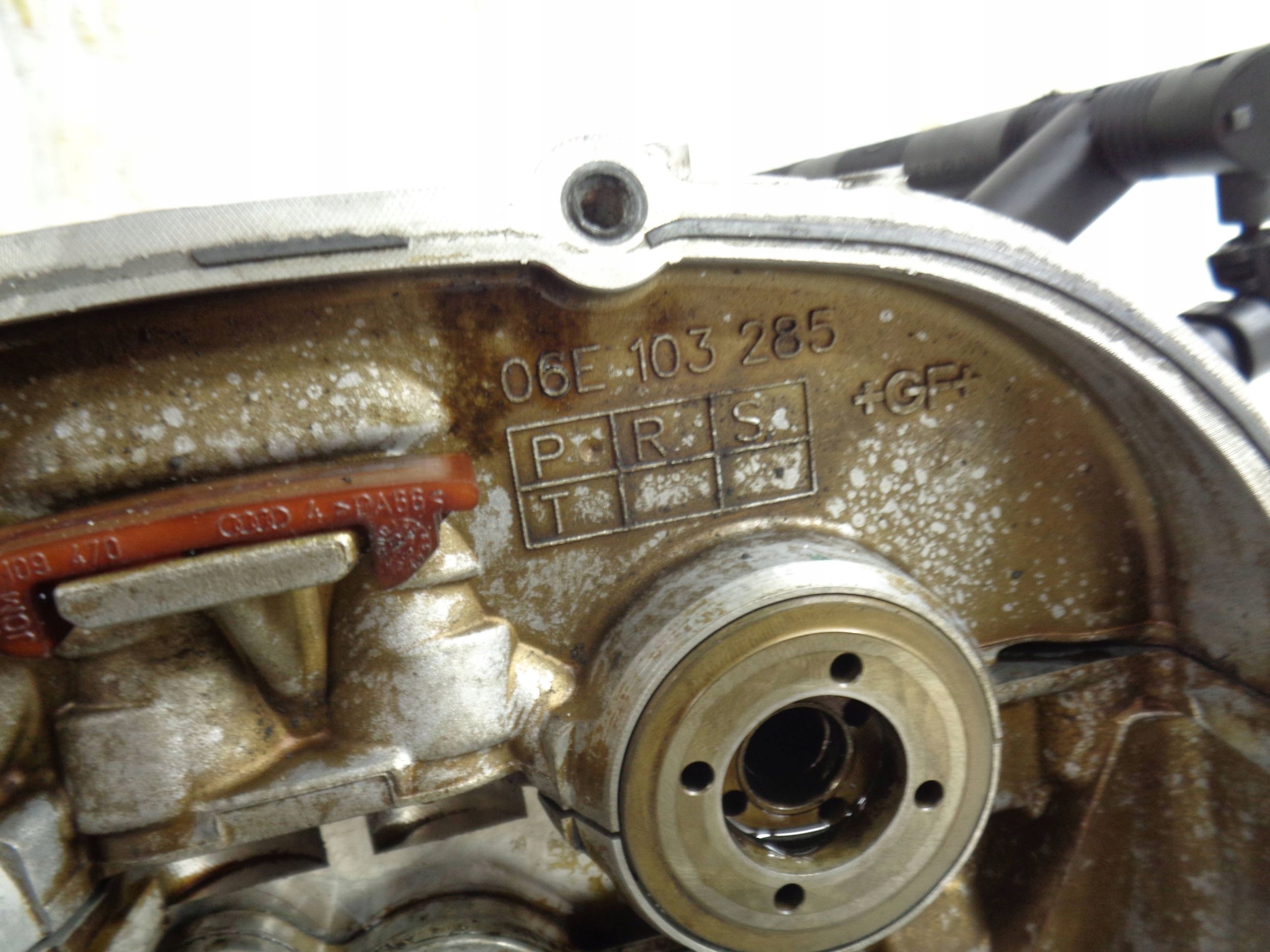 AUDI Q5 8R A5 8T A4 B8 A6 C7 2.8 3.2 FSI head. left 06E103403A