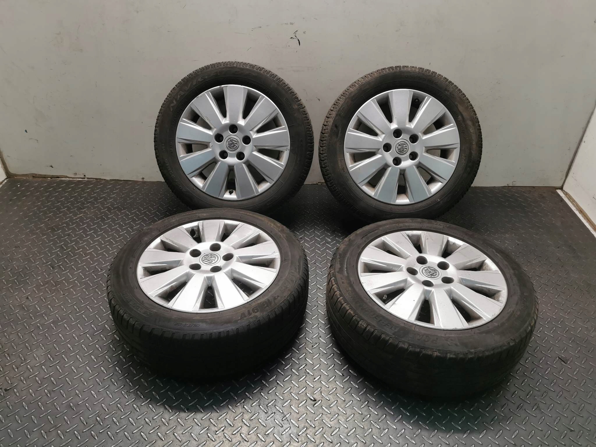 Диски з шинами OPEL ZAFIRA B 5x110 ET41 20555R16