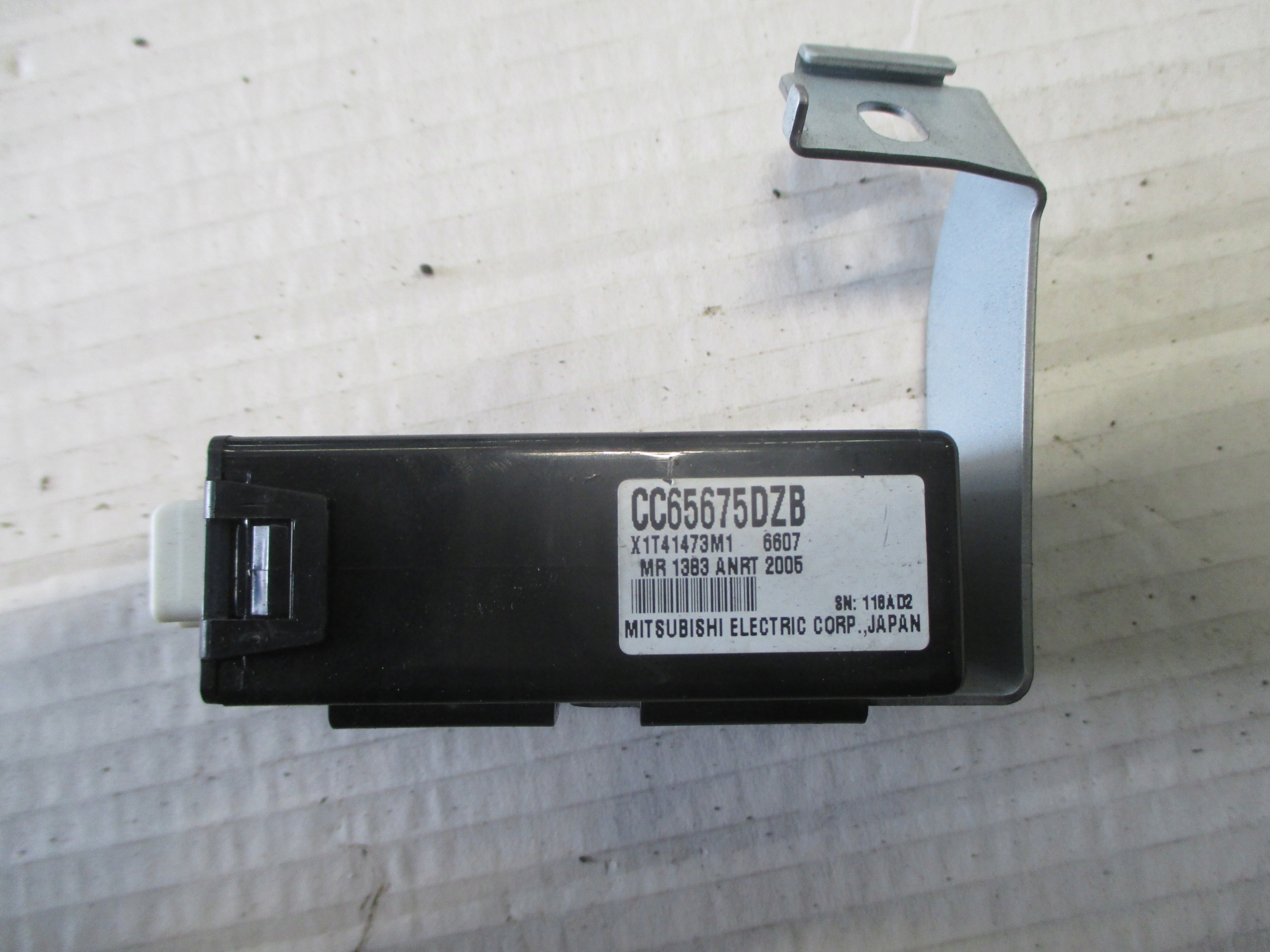 MAZDA 5 CR 05-10 1.8 L8 MODUŁ STEROWANIA ZAMKA