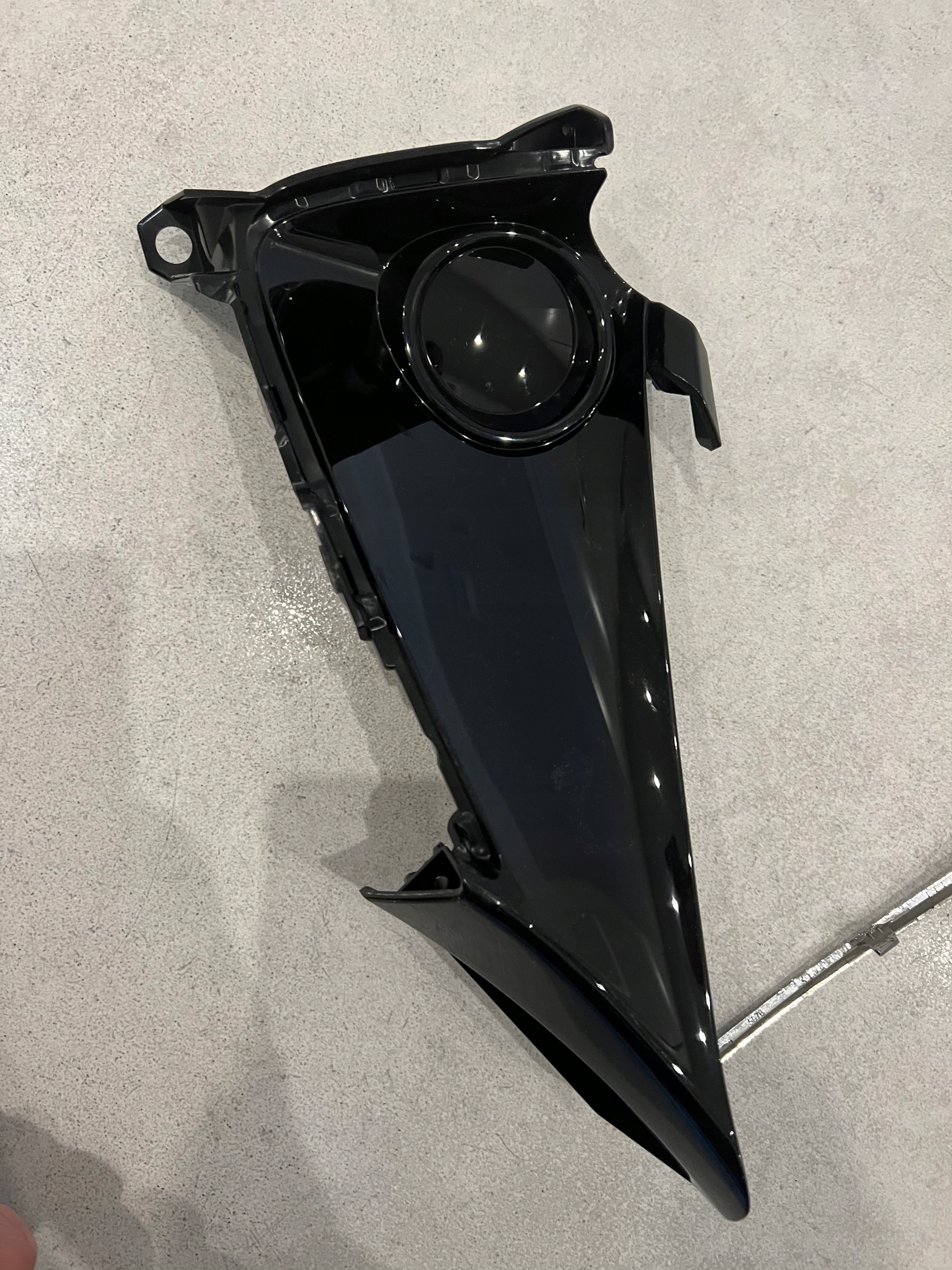 81481-02A11 - Решітка переднього бампера COROLLA E21 Нова