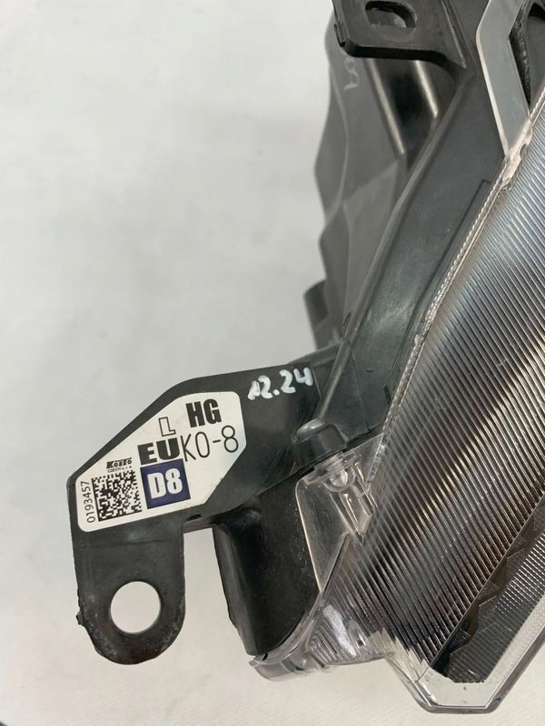 Toyota Yaris 4 IV 20r Reflektor left light left 2020 0193457 12.24
