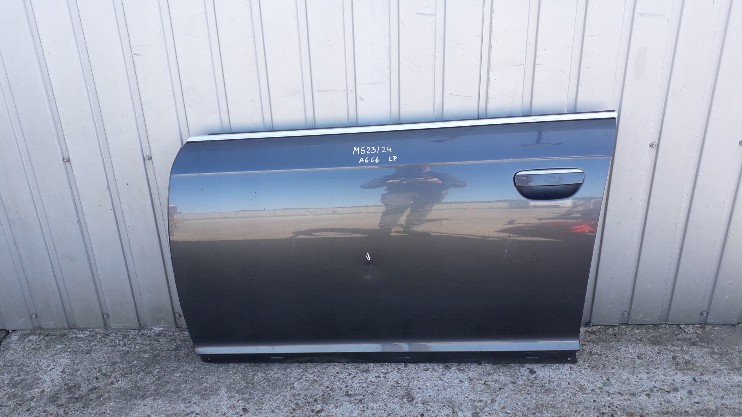 AUDI A6 C6 04-11 DRZWI LEWY PRZÓD