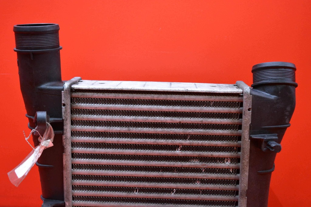 radiator intercooler 8E0145805S AUDI A4 B7 2.0 TDI 140 KM 04-08
