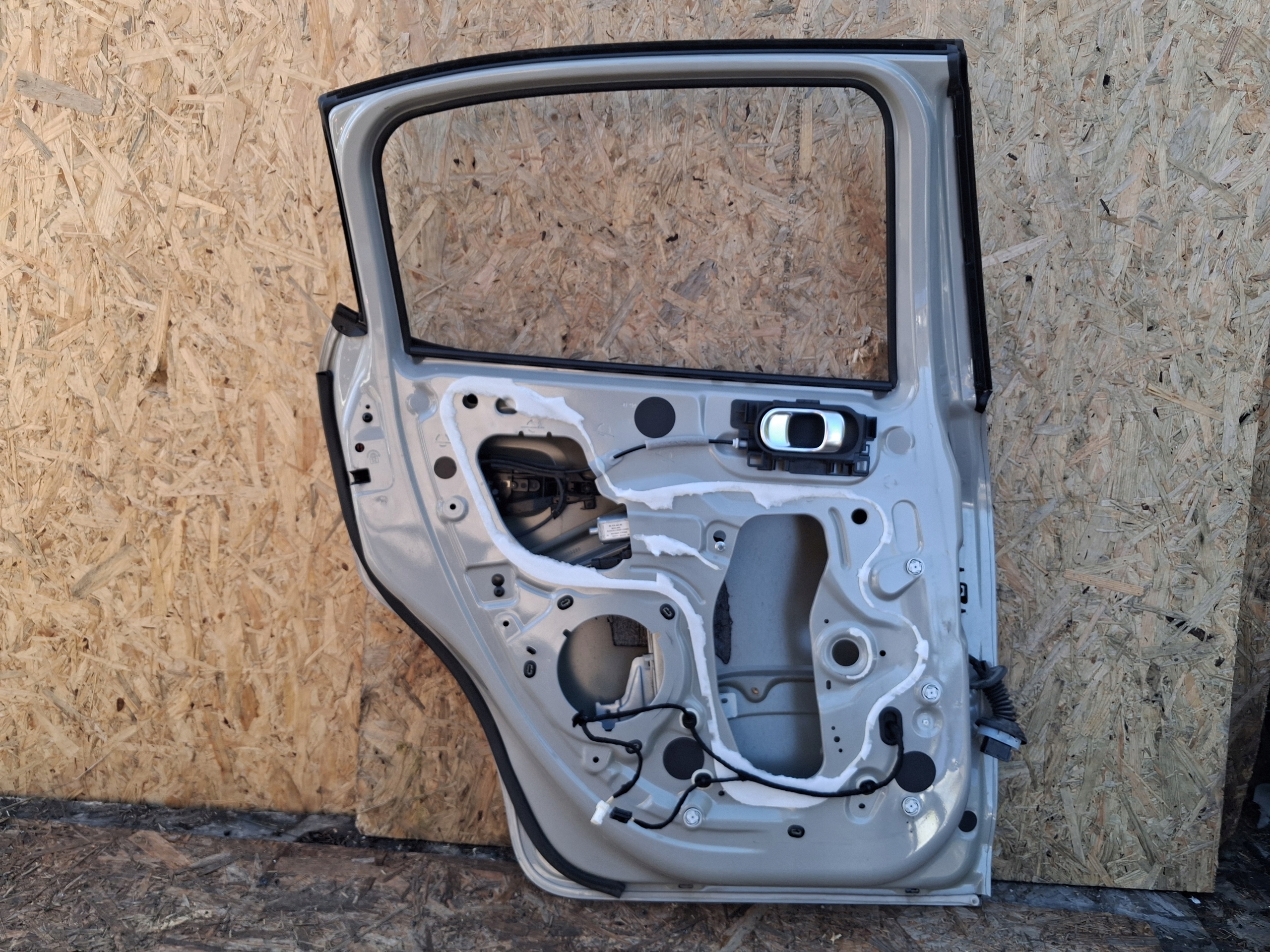 door complete left TYLNIE left rear part CITROEN C3 III LIFT