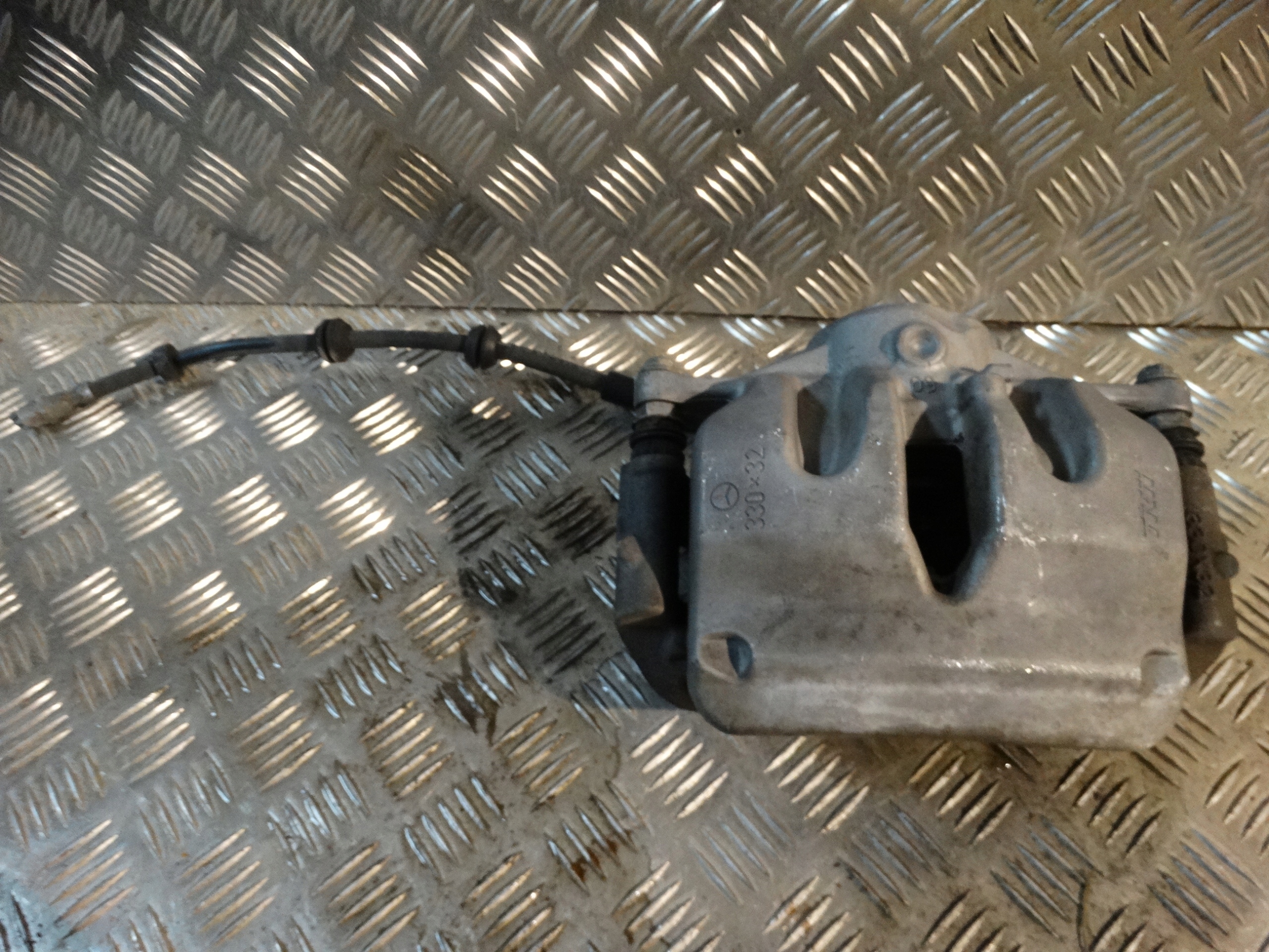 caliper brake left front MERCEDES W205 W213 1