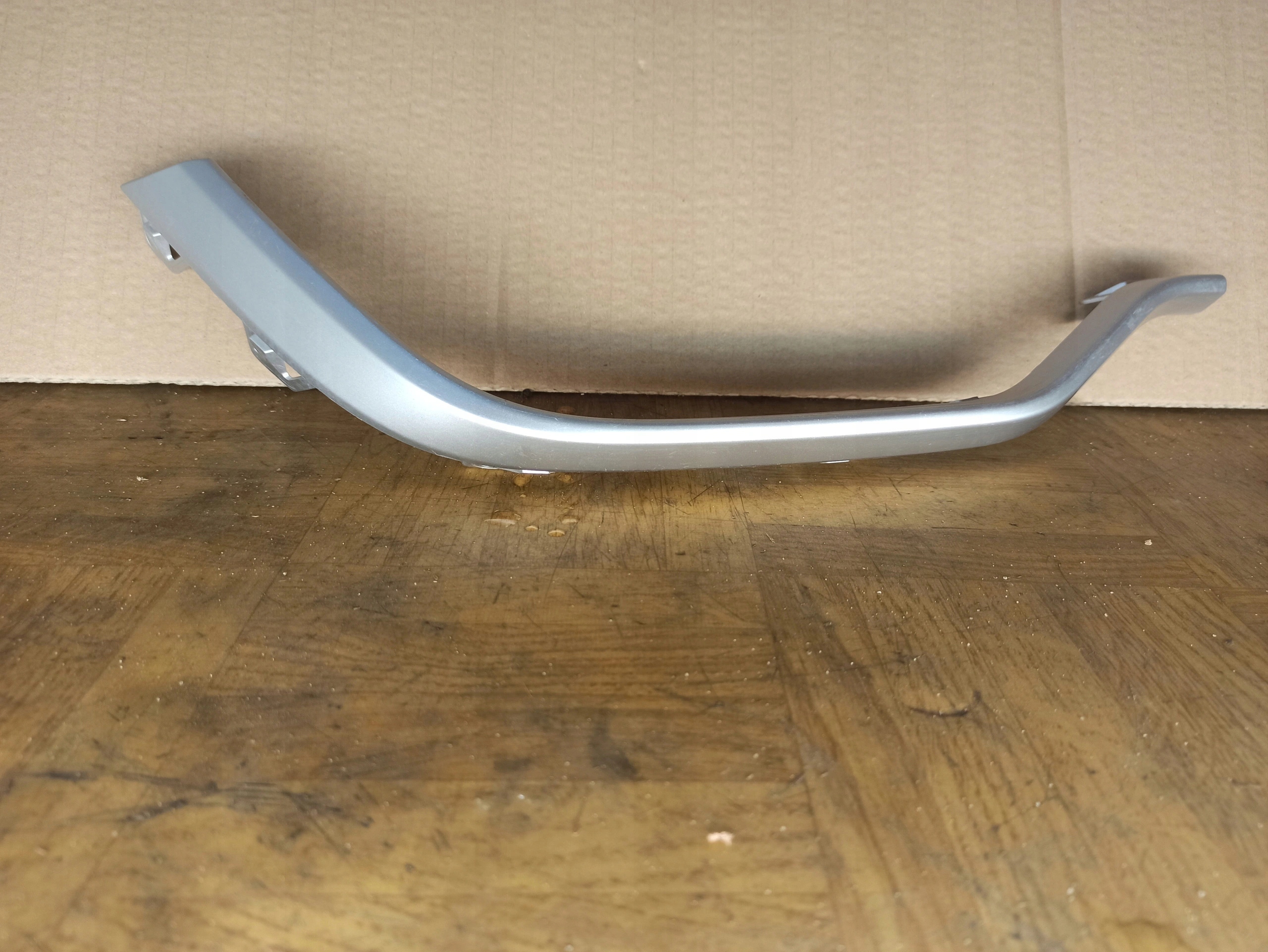 8W9807732 - Бампер задний правый AUDI RS4 B9 SILVER